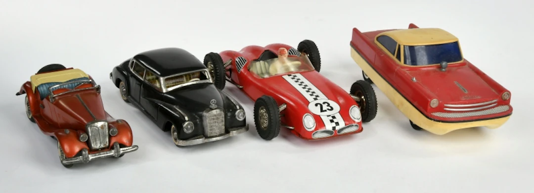 Bandai, Schuco u.a., 4 Fahrzeuge
