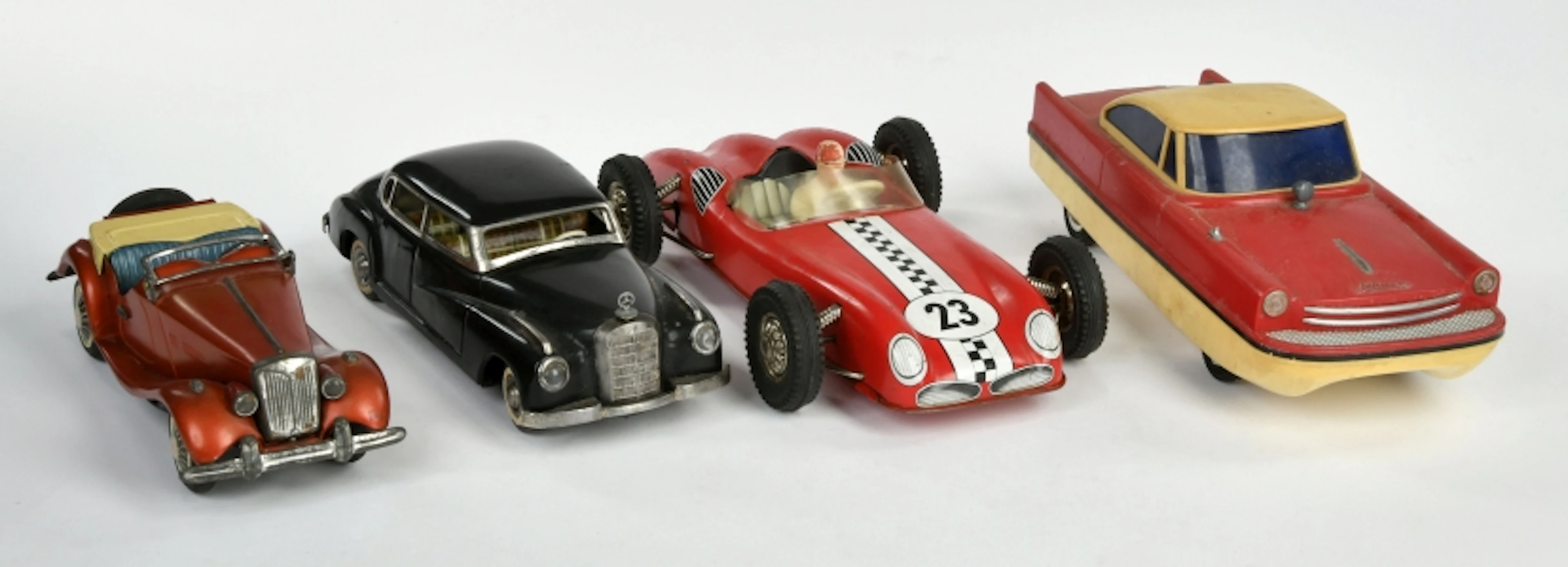 Bandai, Schuco u.a., 4 Fahrzeuge