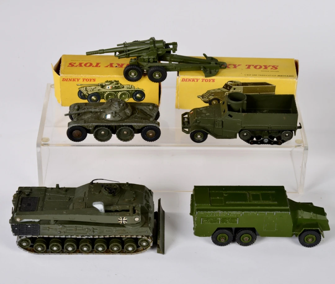 Dinky Toys, 5 Militärmodelle