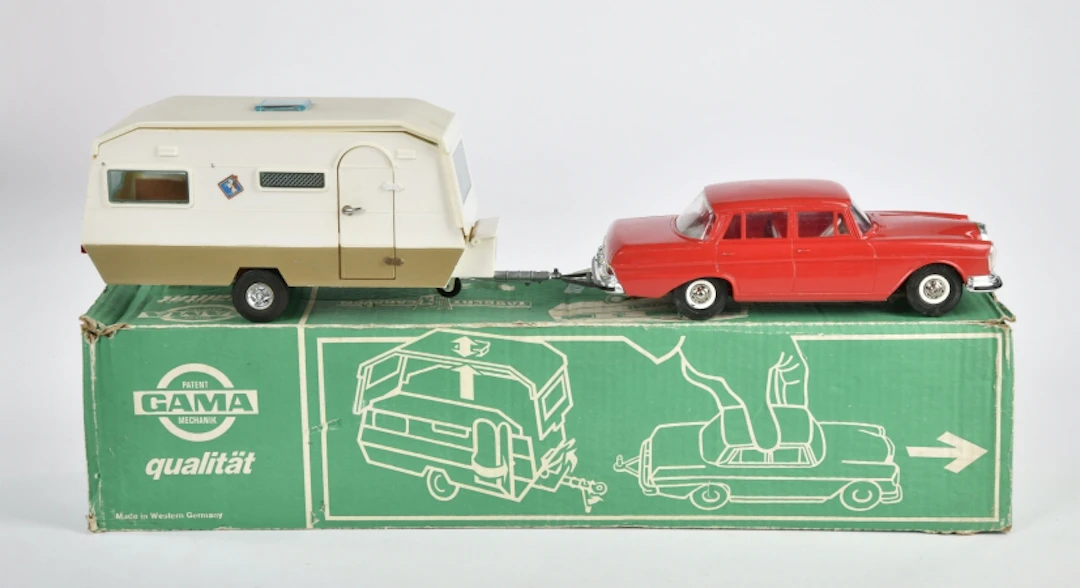 Gama, Mercedes mit Caravan