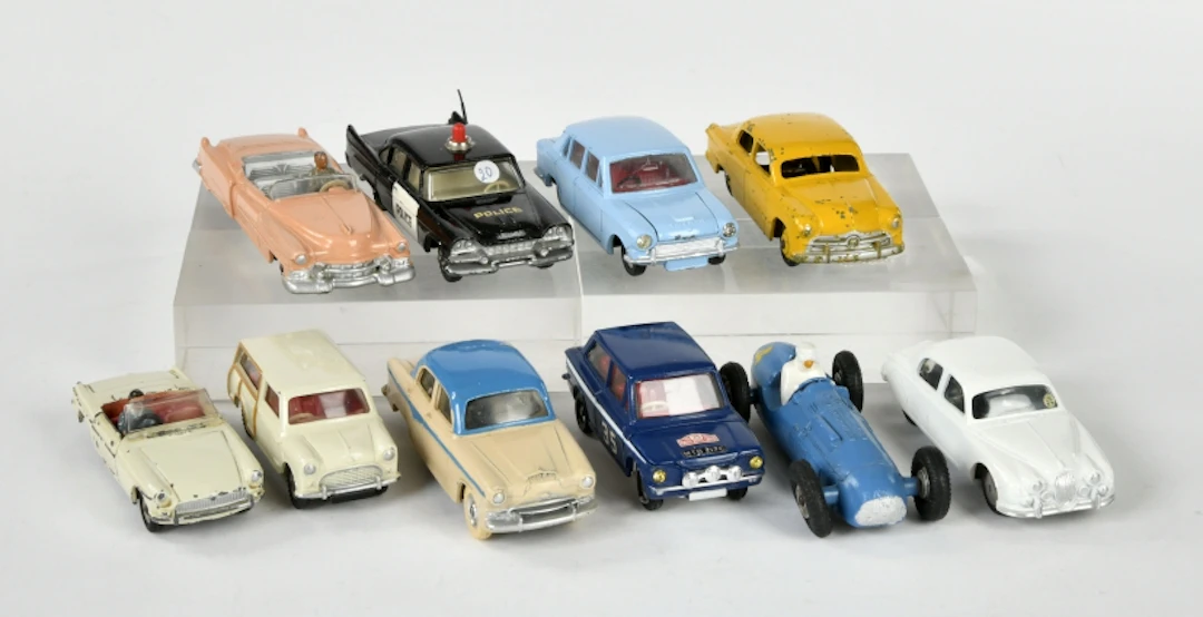 Dinky Toys, 10 Fahrzeuge