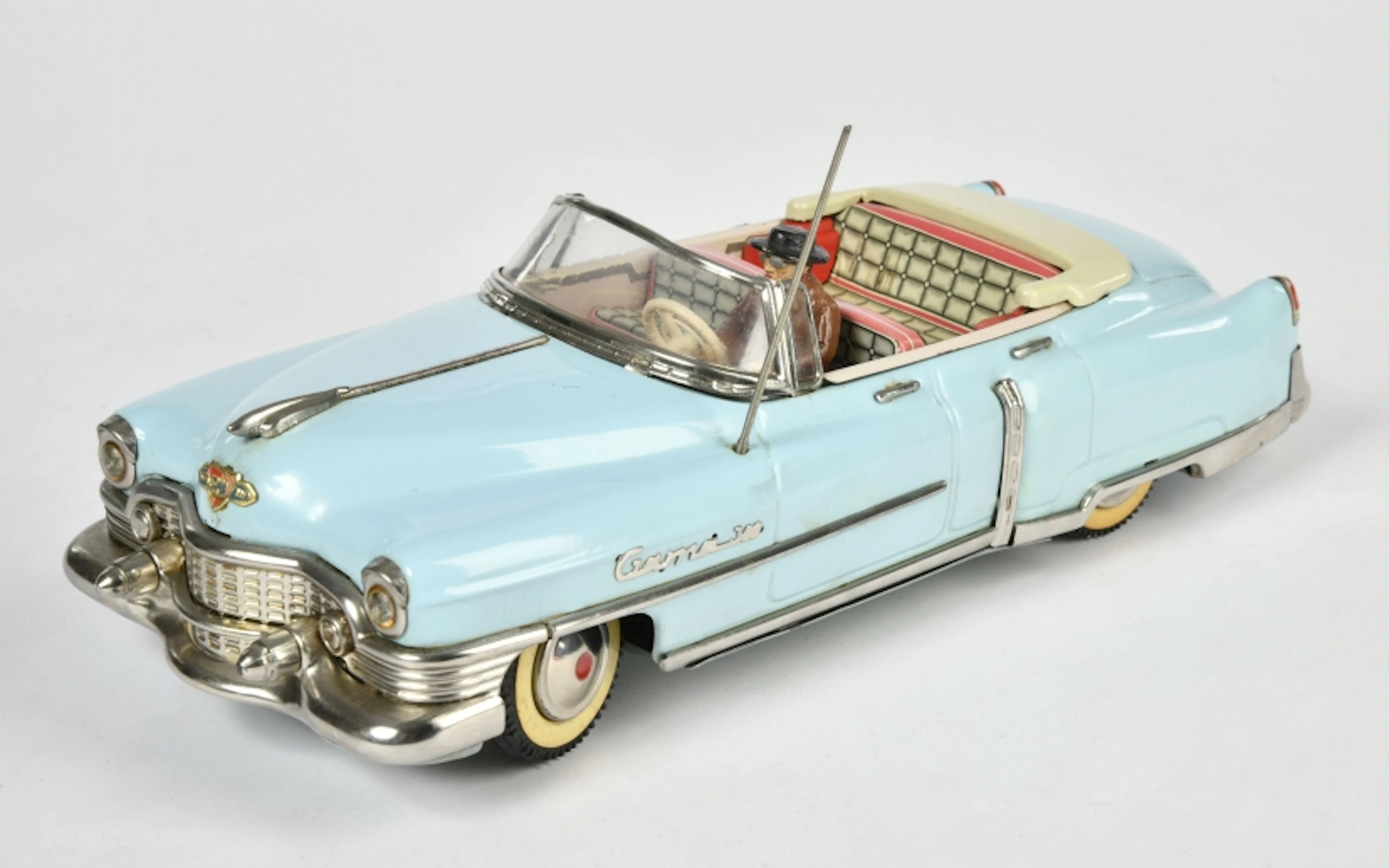 Gama, Cadillac Cabrio