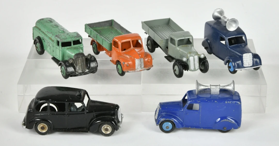 Dinky Toys, 6 Fahrzeuge