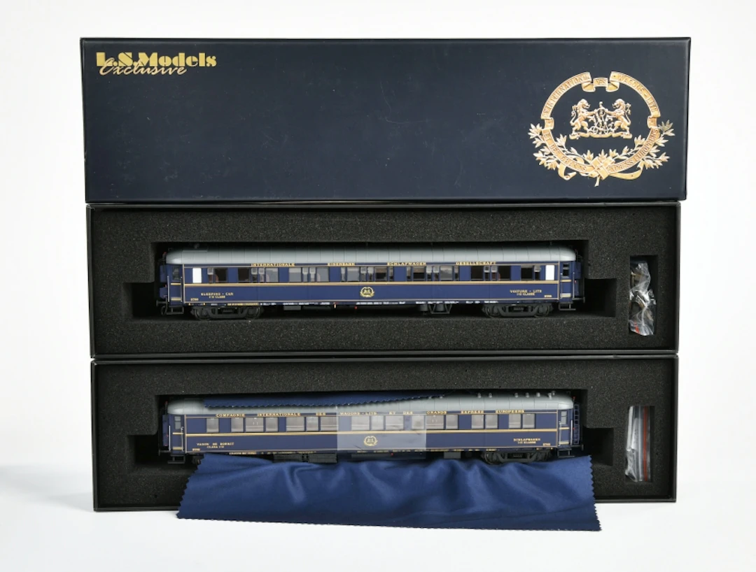 L.S.Models 2x Schlafwagen 2408