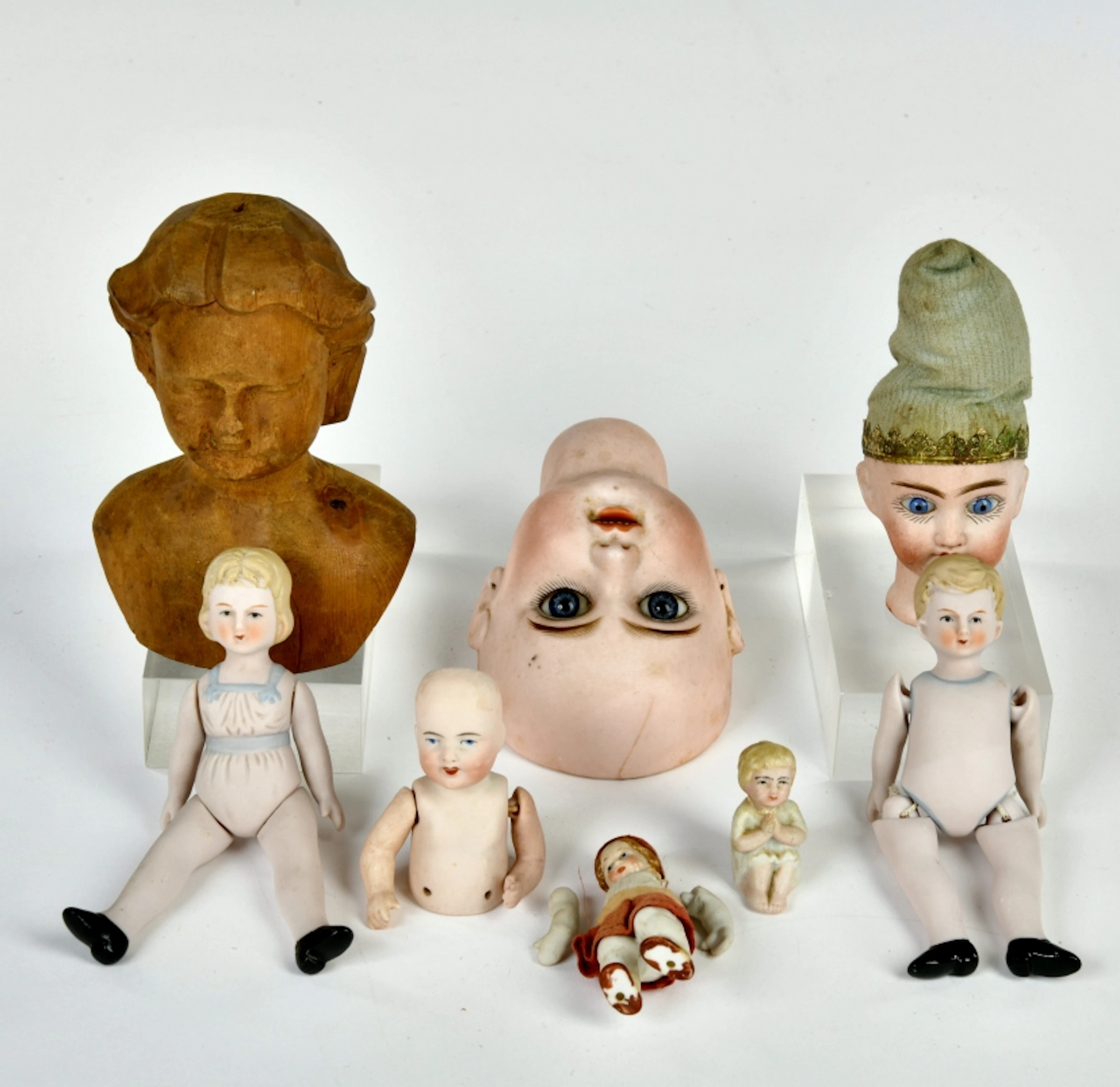 Jumeau u.a., Konvolut Puppenköpfe und Körper(teile)