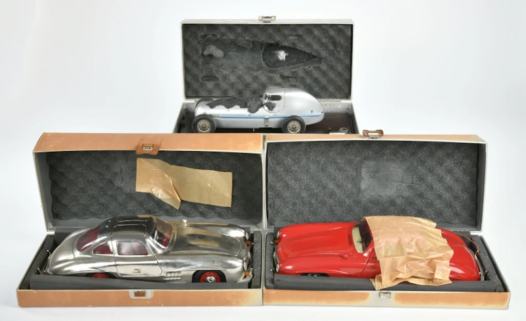 Märklin, 3 Jubiläumsmodelle, Mercedes, Rennwagen usw.