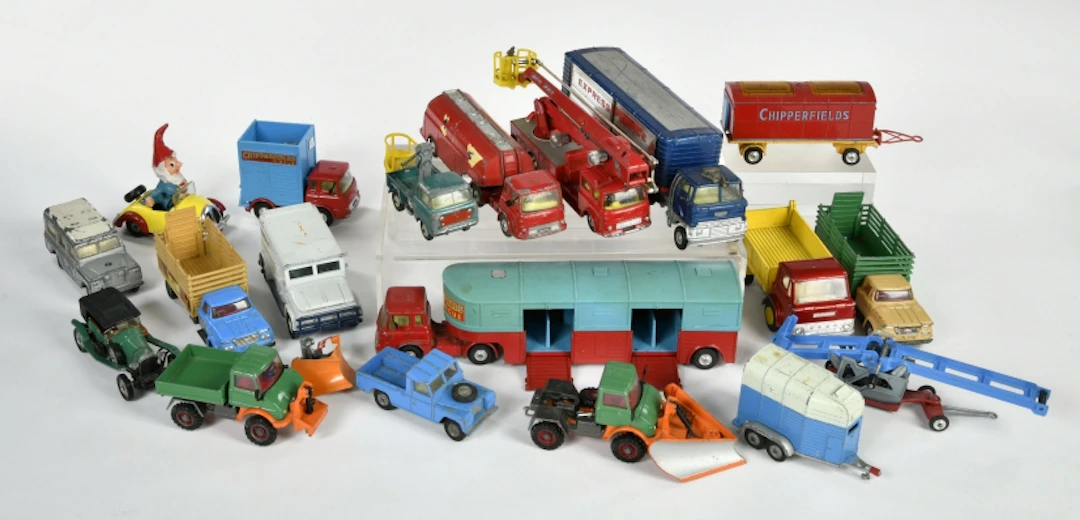 Grosse Konvolut Corgi, Dinky, Spoton