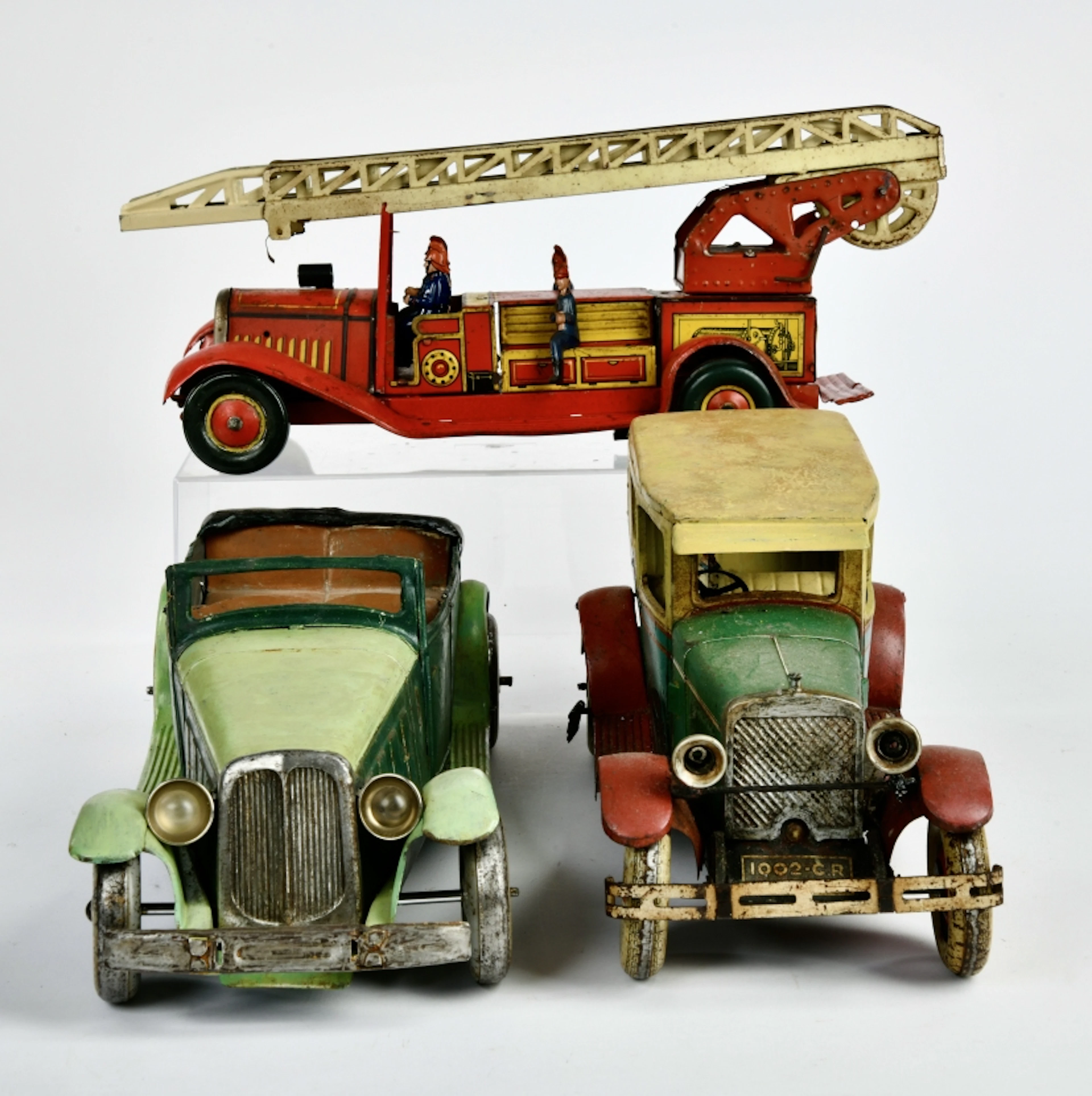 Rossignol u.a., 2 Limousinen und Feuerwehr