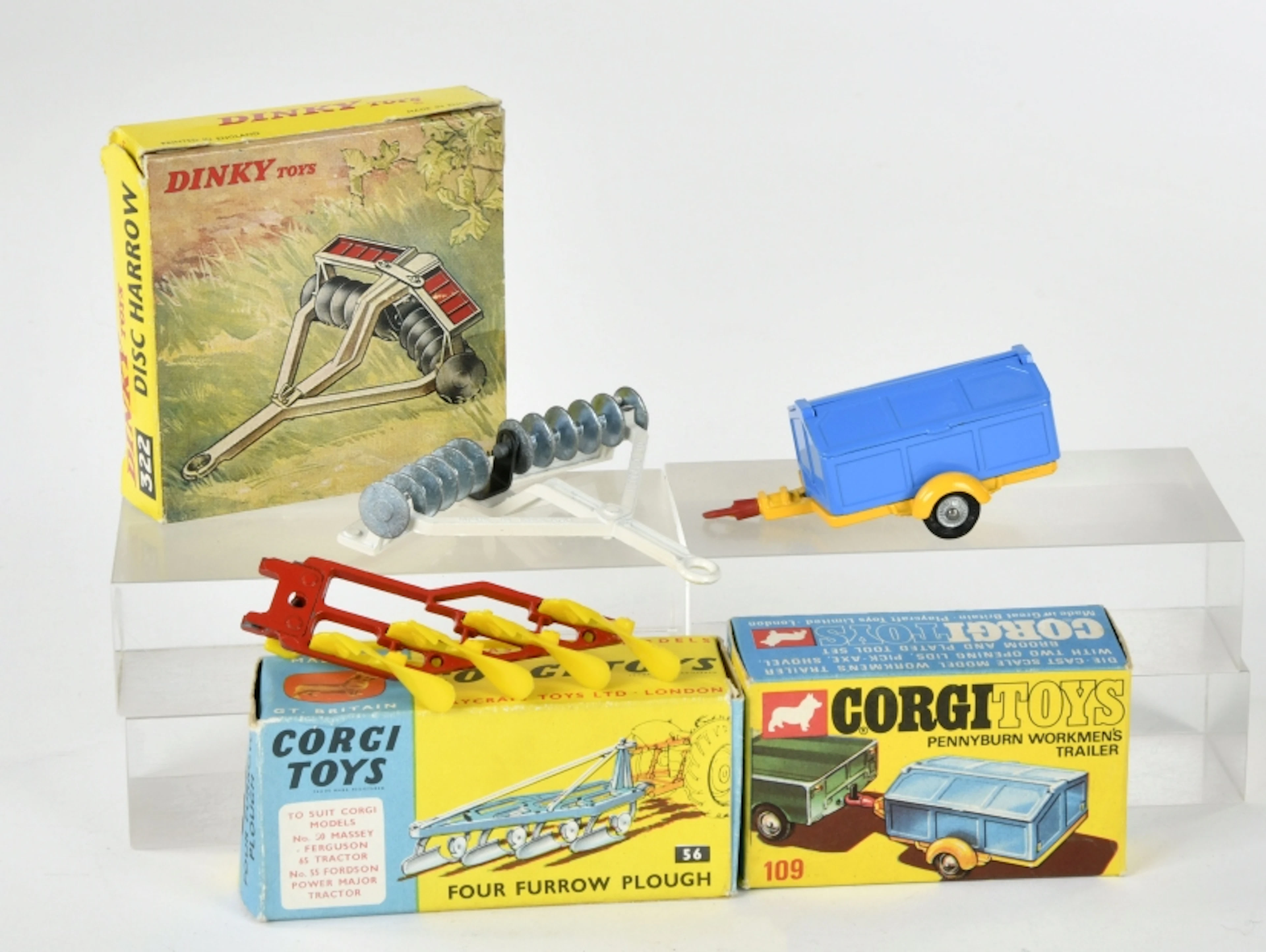 Corgi Toys, Dinky Toys, 3x Zubehör 56, 322 & 109