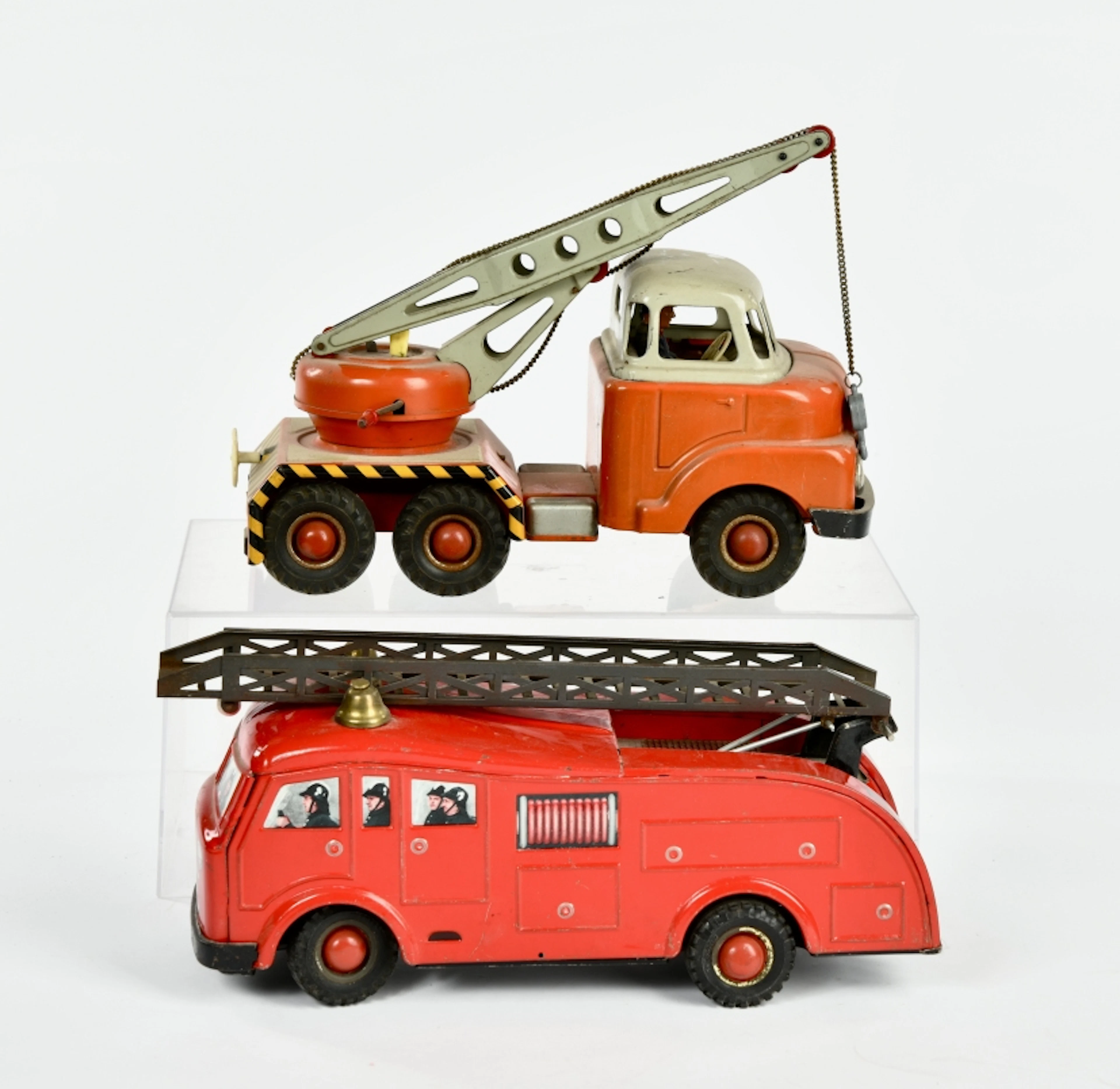 Arnold, Kranwagen und Feuerwehr