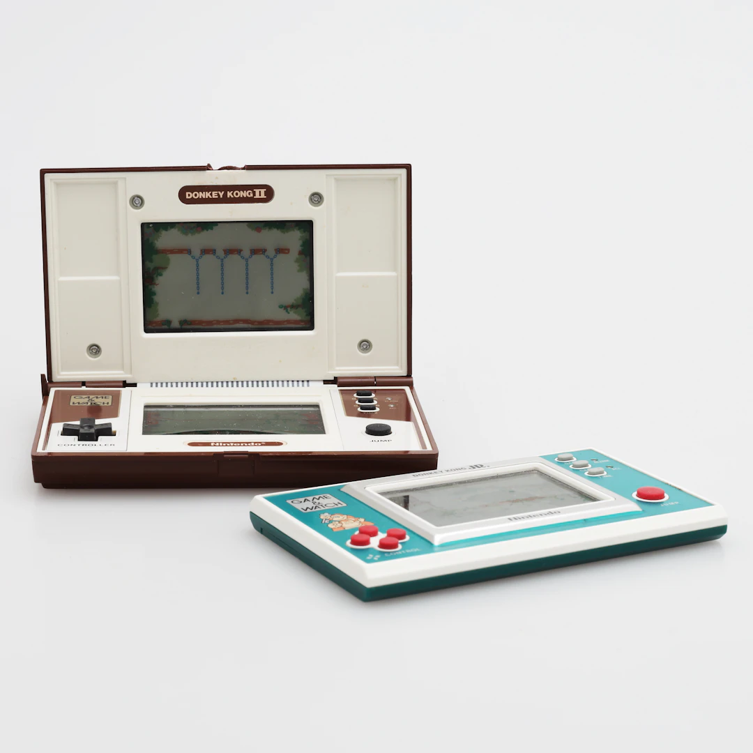 GAME & WATCH, 2 st, Nintendo, 1982/1983.