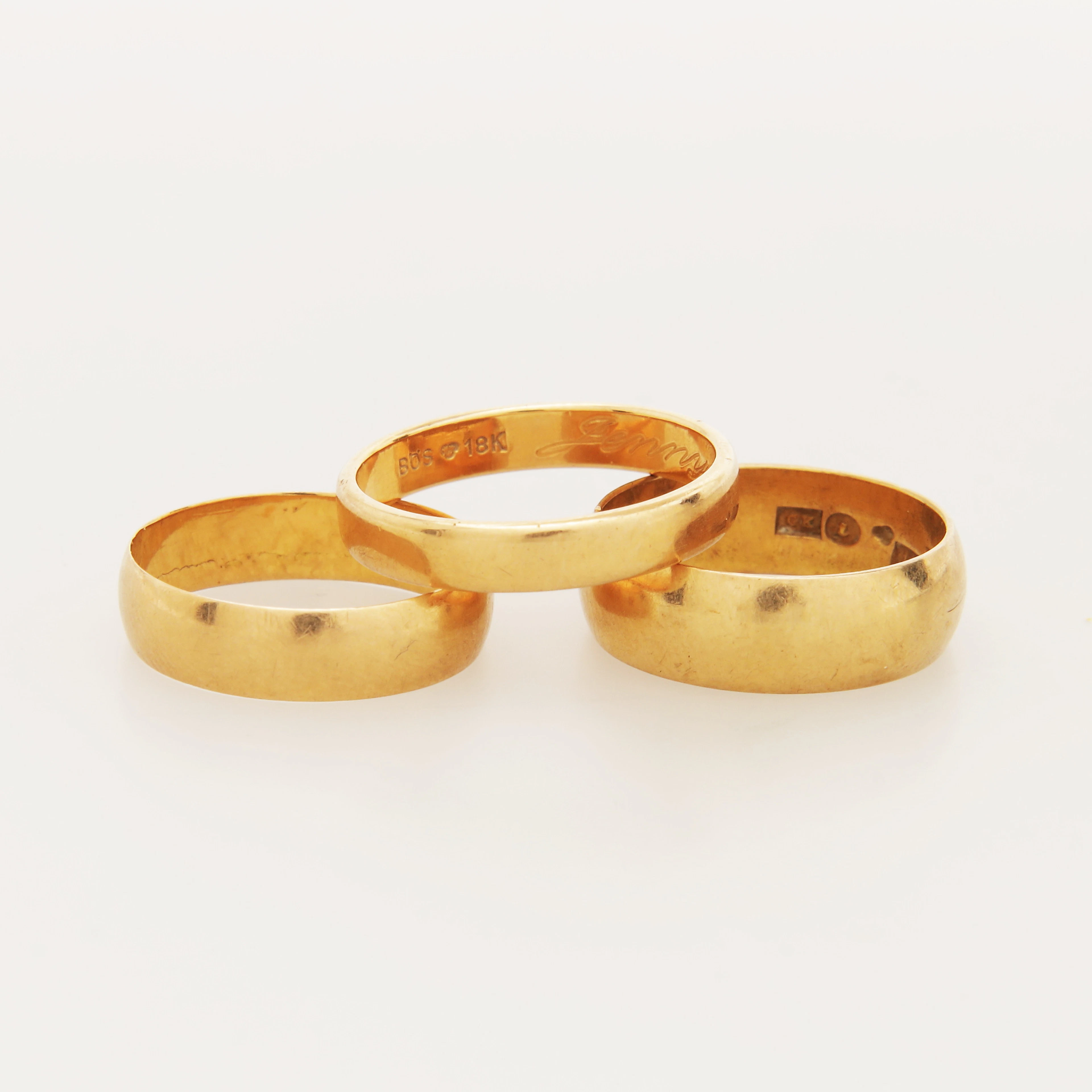 RINGAR, 3 st, guld 18K, vikt 14,90 gram.