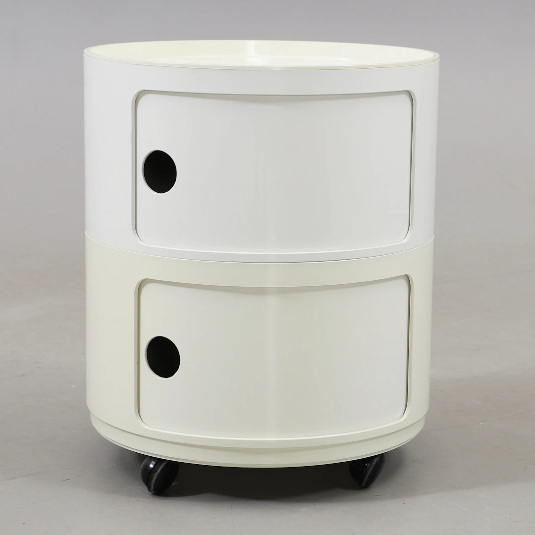 ANNA CASTELLI. Byrå, plast, Kartell, Italien, 1900-talets andra hälft.
