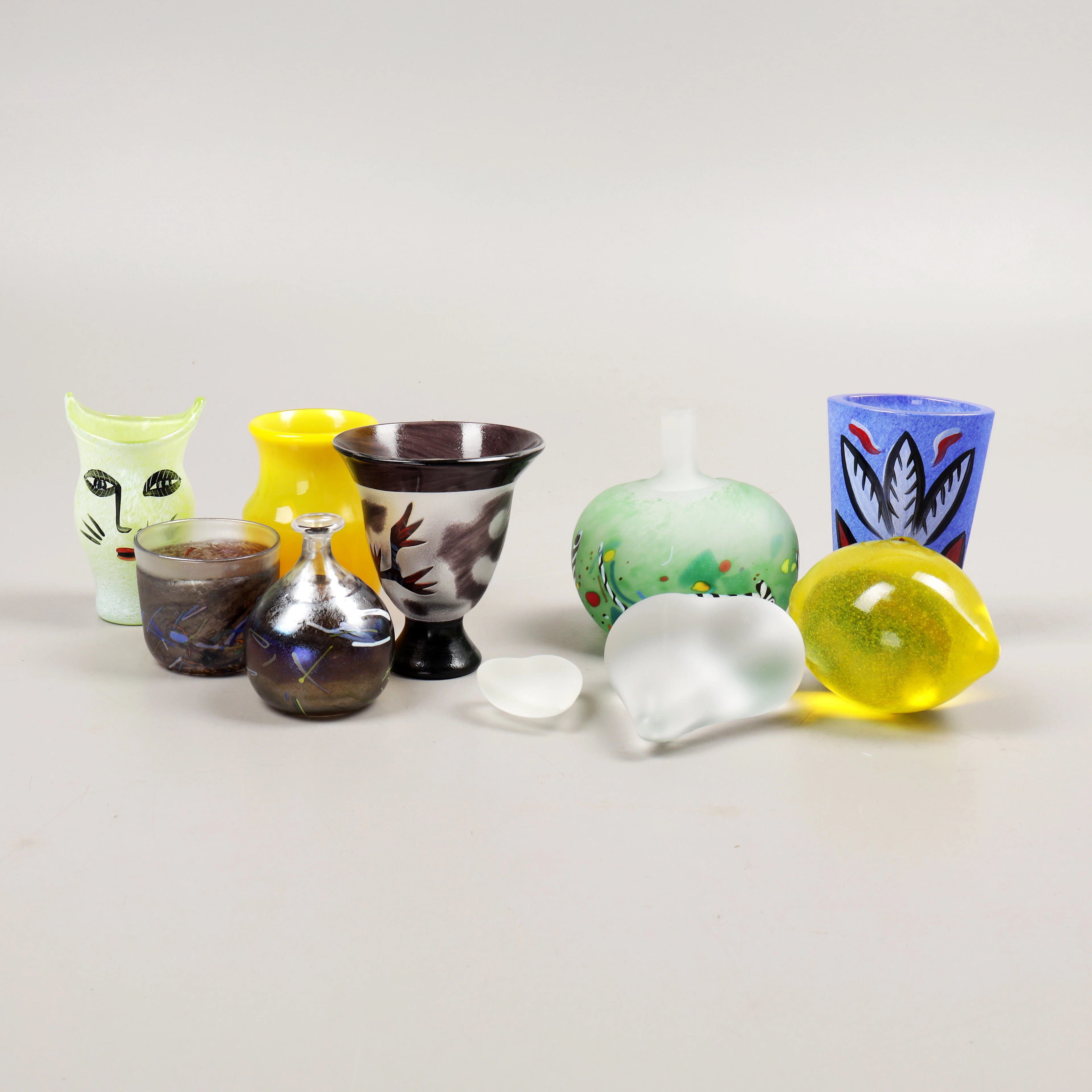 MINIATYRER, 10 st, glas, 1900-talets andra hälft.