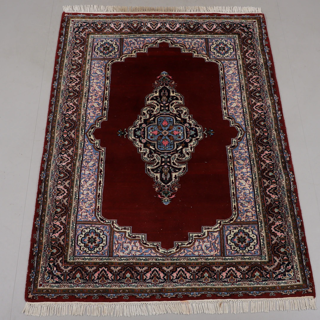MATTA, orientalisk, 165 x 248 cm.