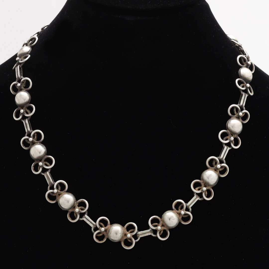 HALSBAND, silver, vikt 28,8 gram.