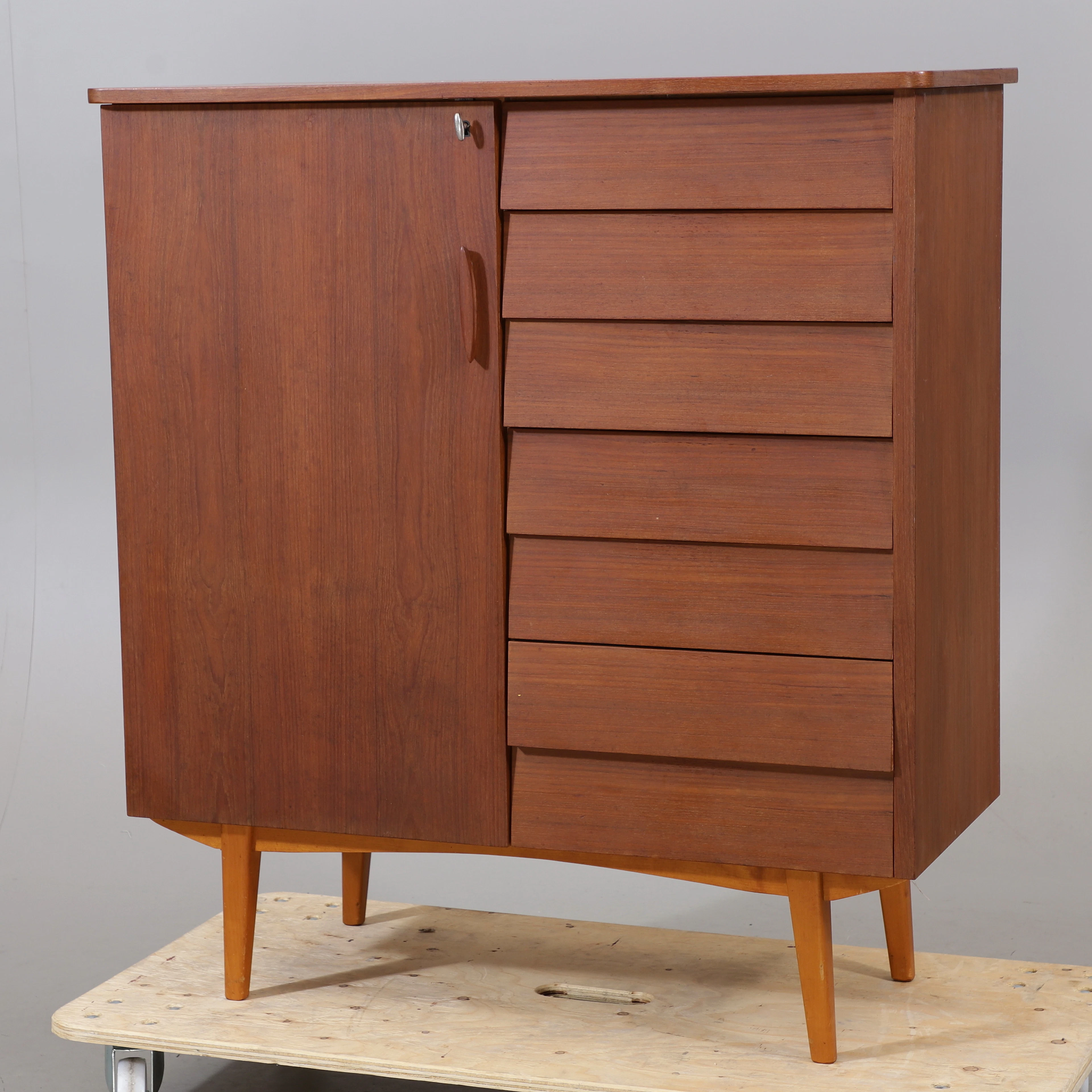 SKÅP/BYRÅ, teak, 1950/60-tal.