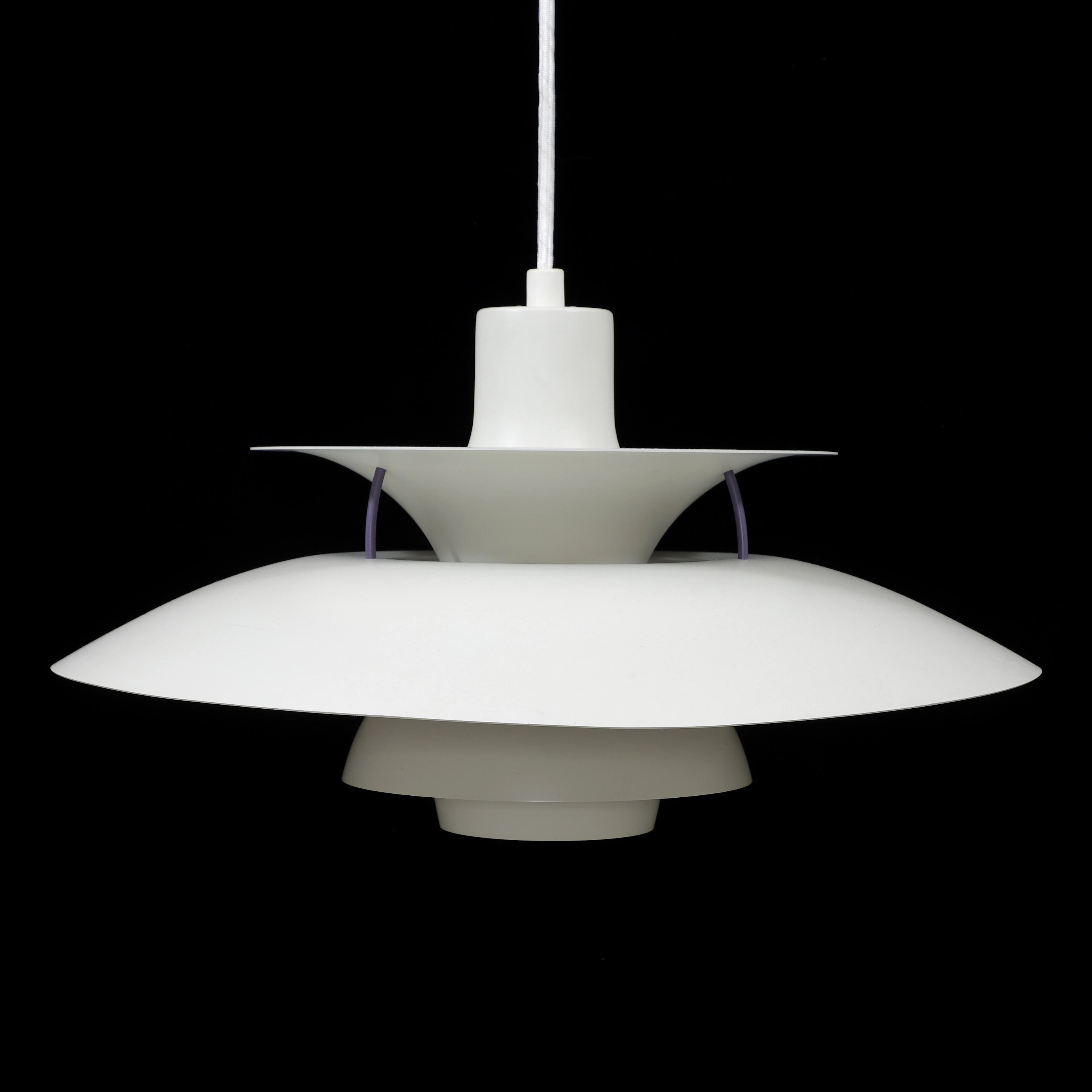 POUL HENNINGSEN. Taklampa, "PH5", Louis Poulsen, Danmark.