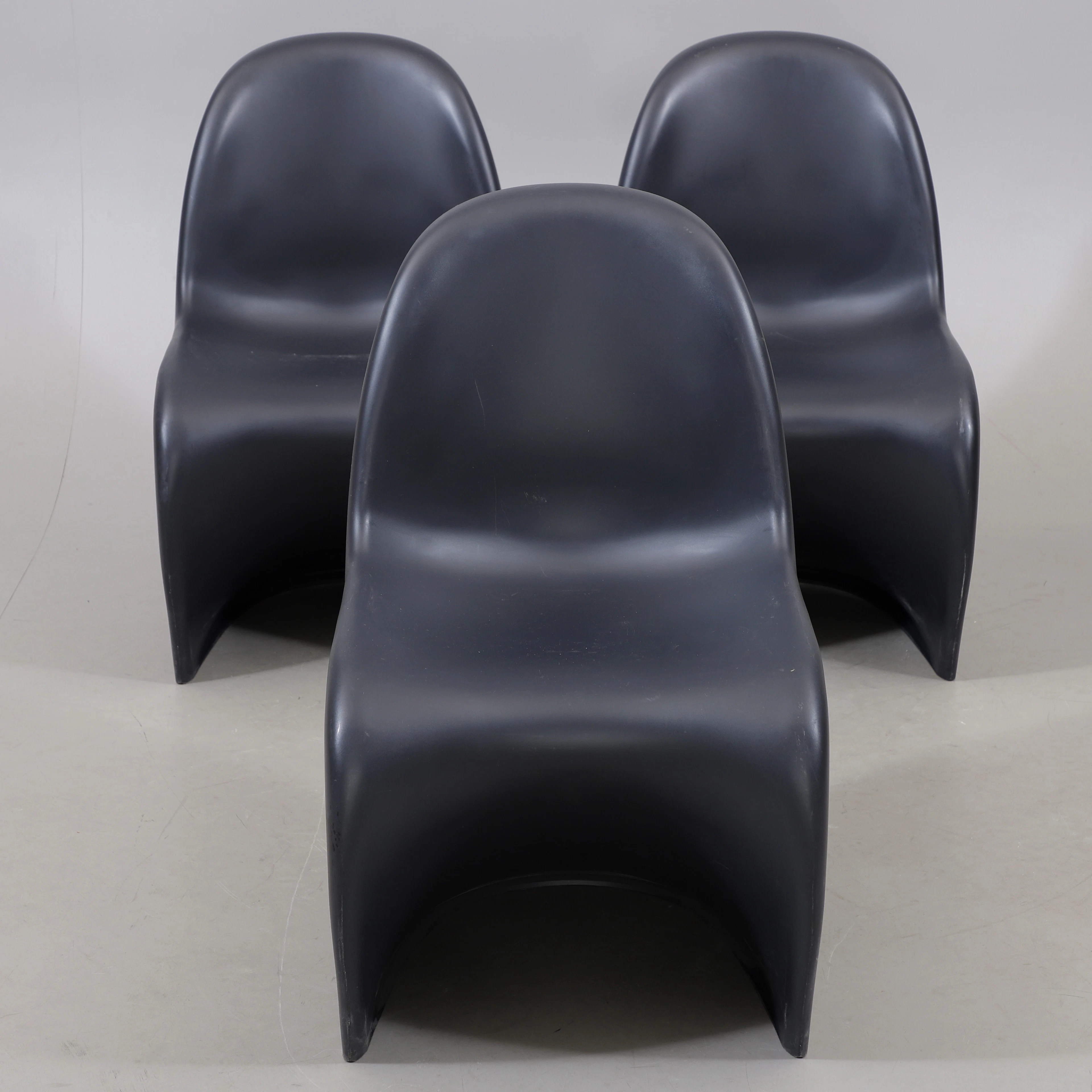VERNER PANTON. Stolar, 3 st, "Panton Chair", Vitra, 1900-talets andra hälft.