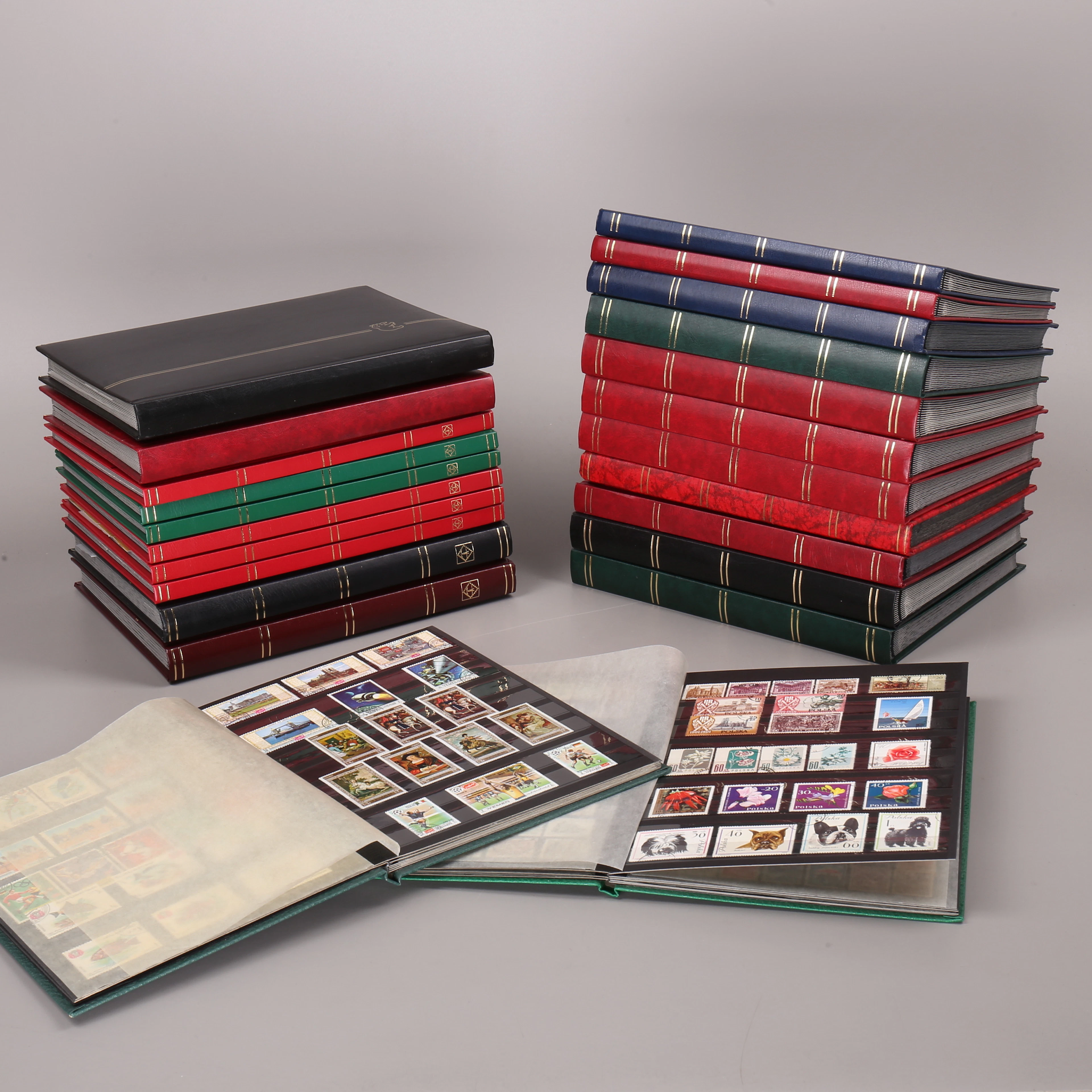 FRIMÄRKSSAMLING, 23 st album, blandade länder, 1900-tal.