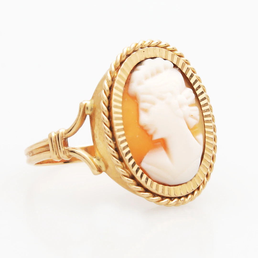 RING, guld 18k, med camé, vikt 3,43 gram.