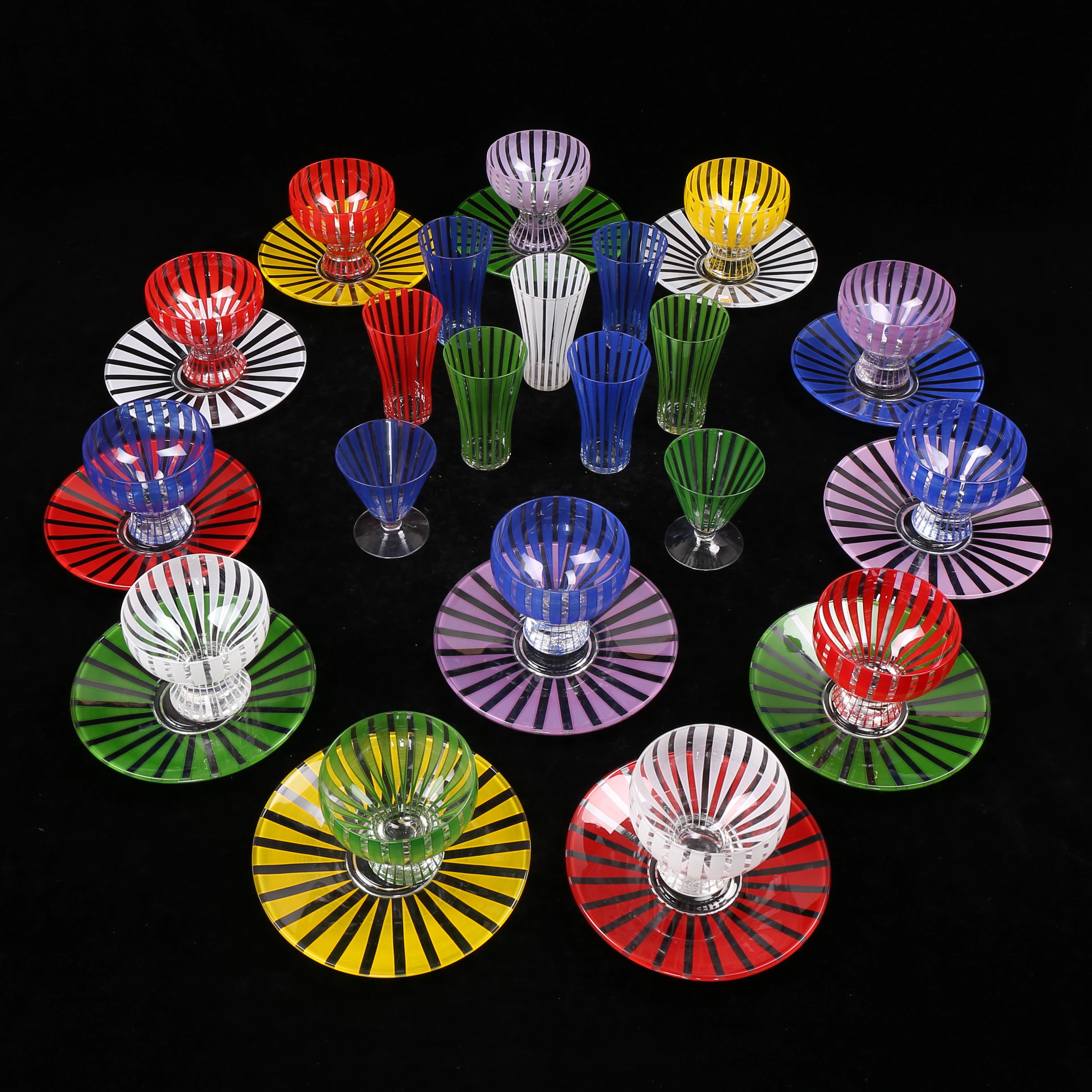 BENGT ORUP. Servisdelar, 35 st, glas, "Strikt", Johansfors, 1950/60-tal.