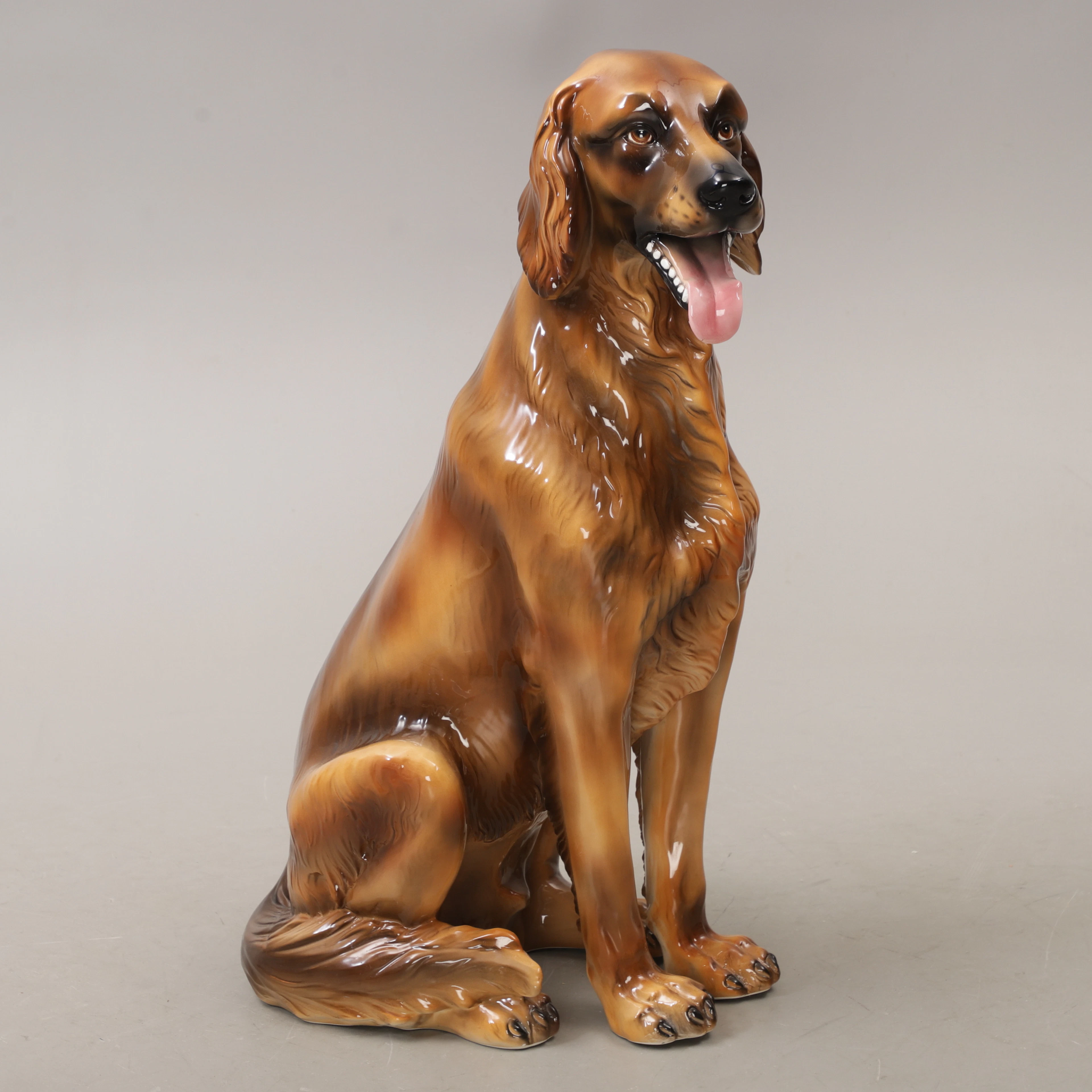 GOLVFIGURIN, hund, keramik, 1900-talets andra hälft.