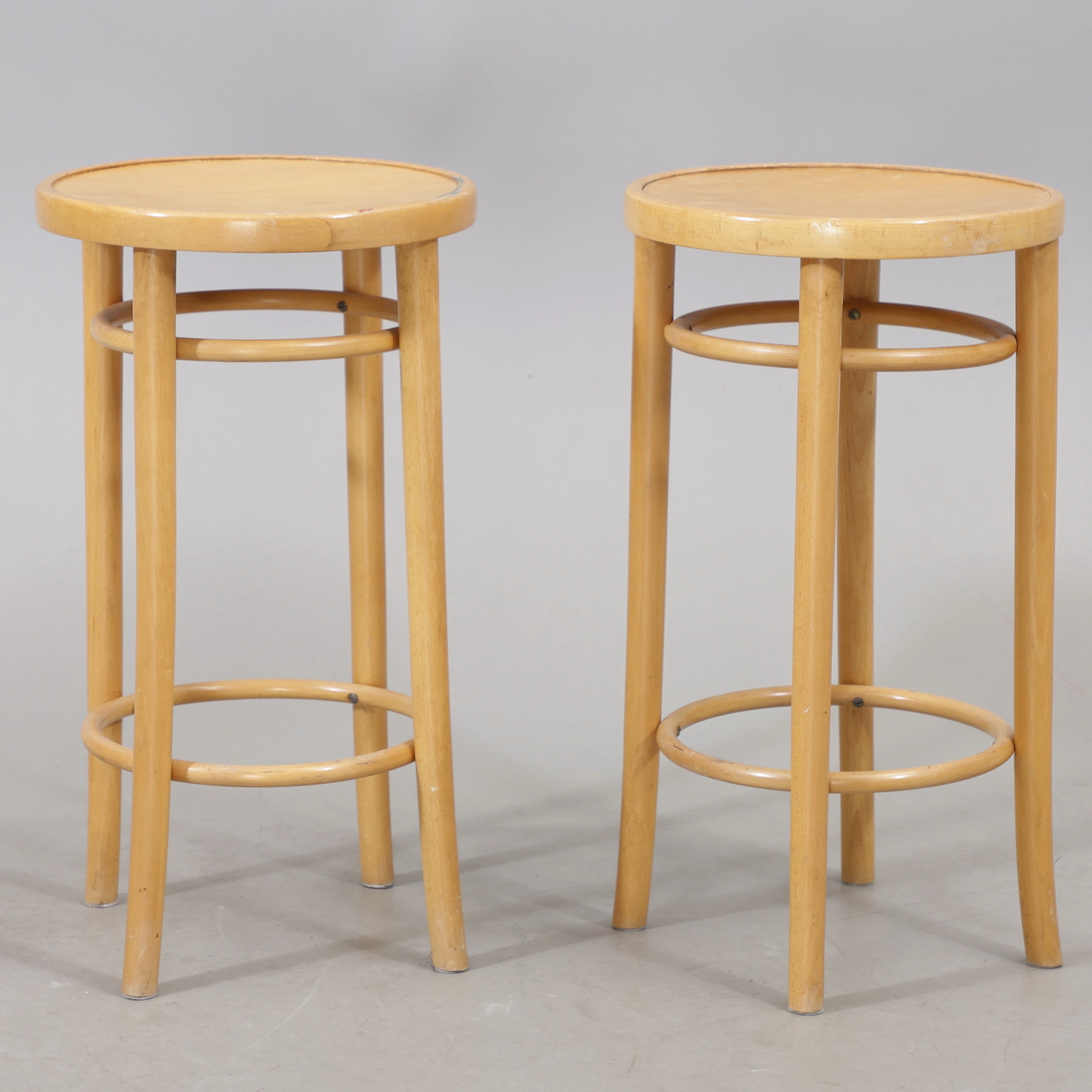 PALLAR, ett par, böjträ, Thonet-stil, 1900-talets andra hälft.
