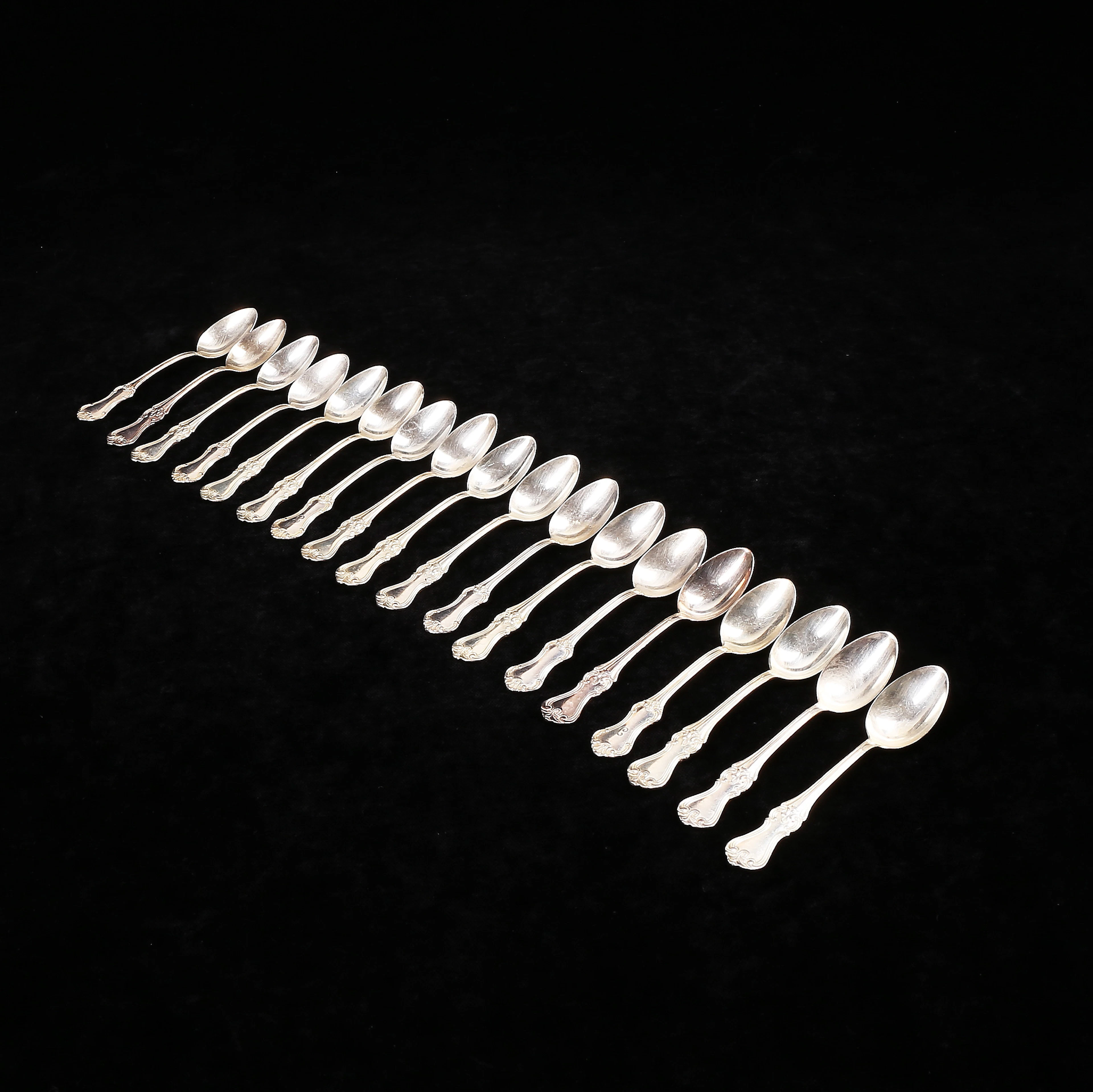 KAFFESKEDAR, 17 st, silver, "Olga", vikt 230 gram.