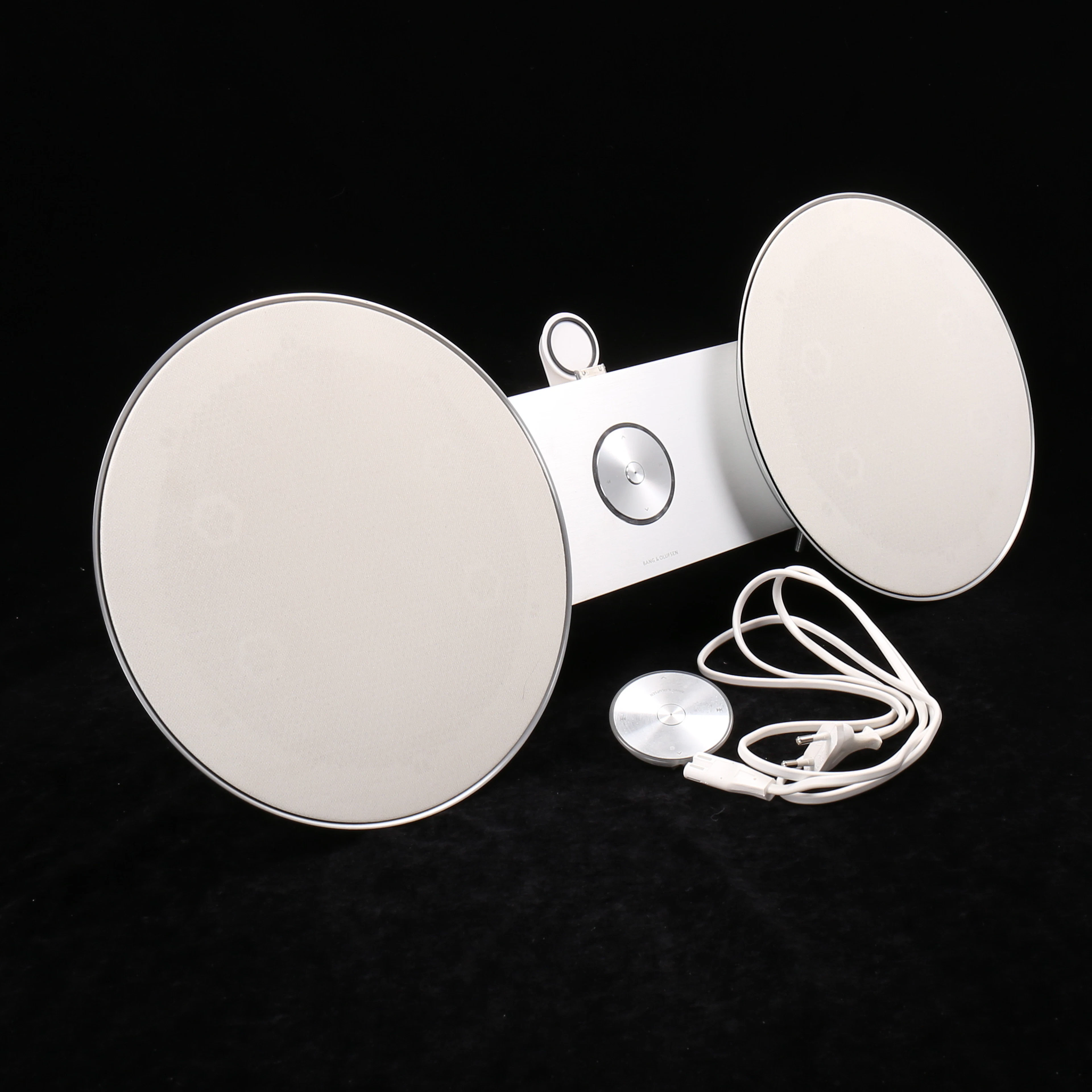 VÄGGHÖGTALARE, "Beosound 8", Bang & Olufsen, 2000-tal.