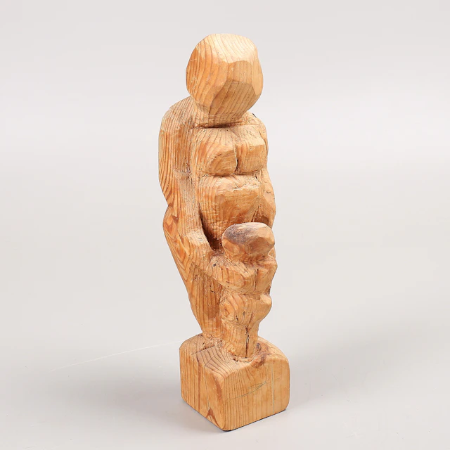 OIDENTIFIERAD KONSTNÄR. SKULPTUR, kvinna och barn, träsnideri.