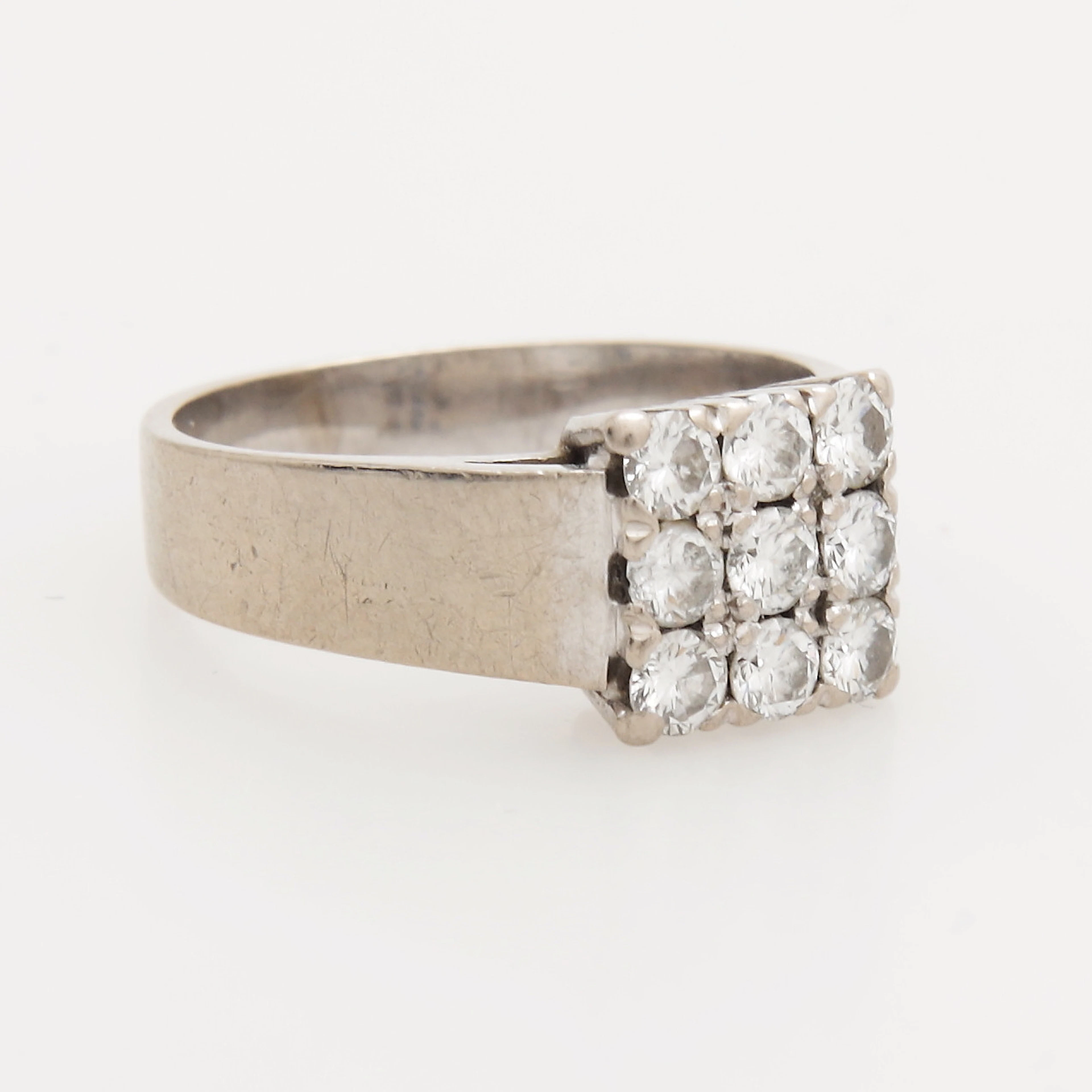 Ring, vitguld, 18k, med briljanter, K&EC, vikt 6,66 gram.