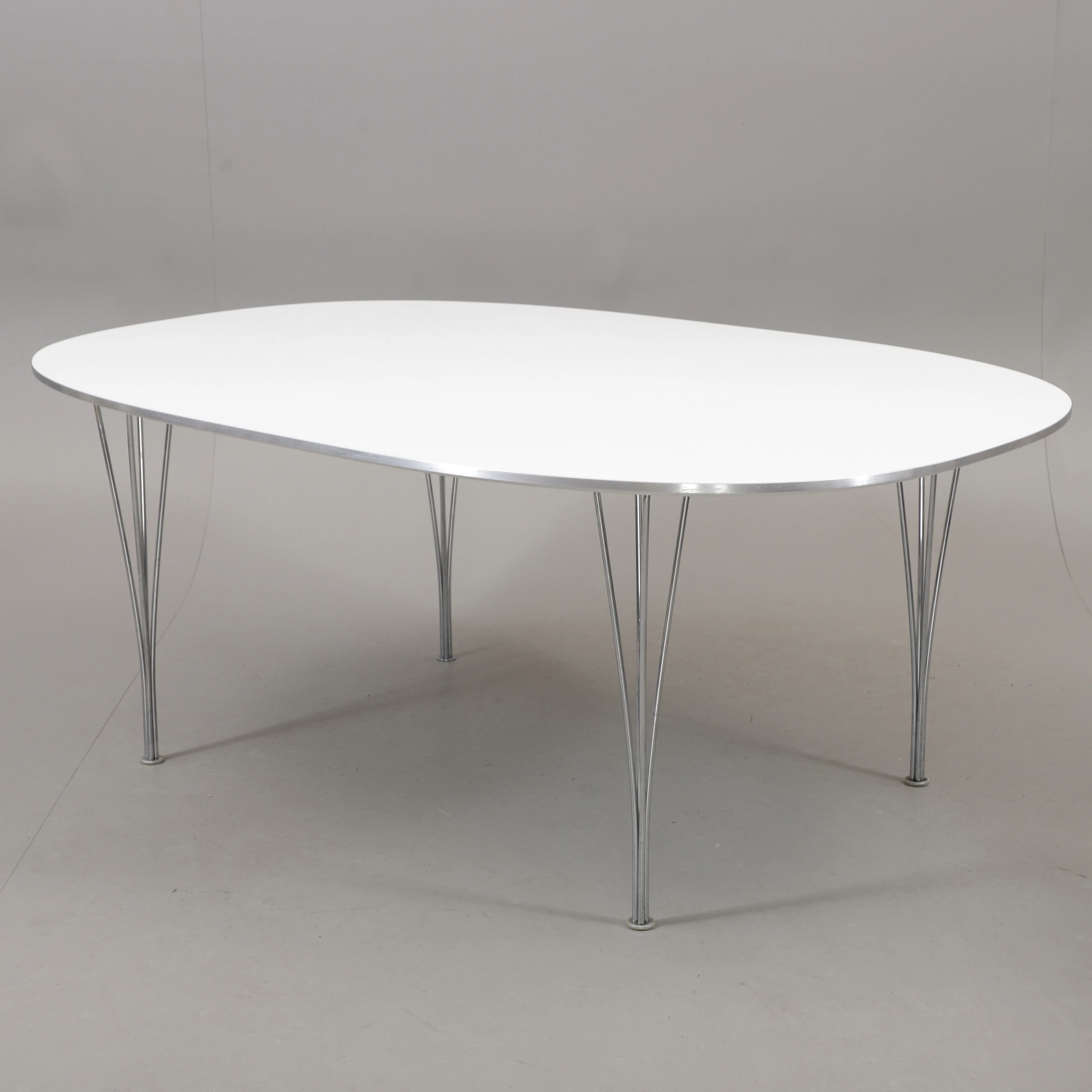 PIET HEIN OCH BRUNO MATHSSON. Matbord, "Superellips", Fritz Hansen
