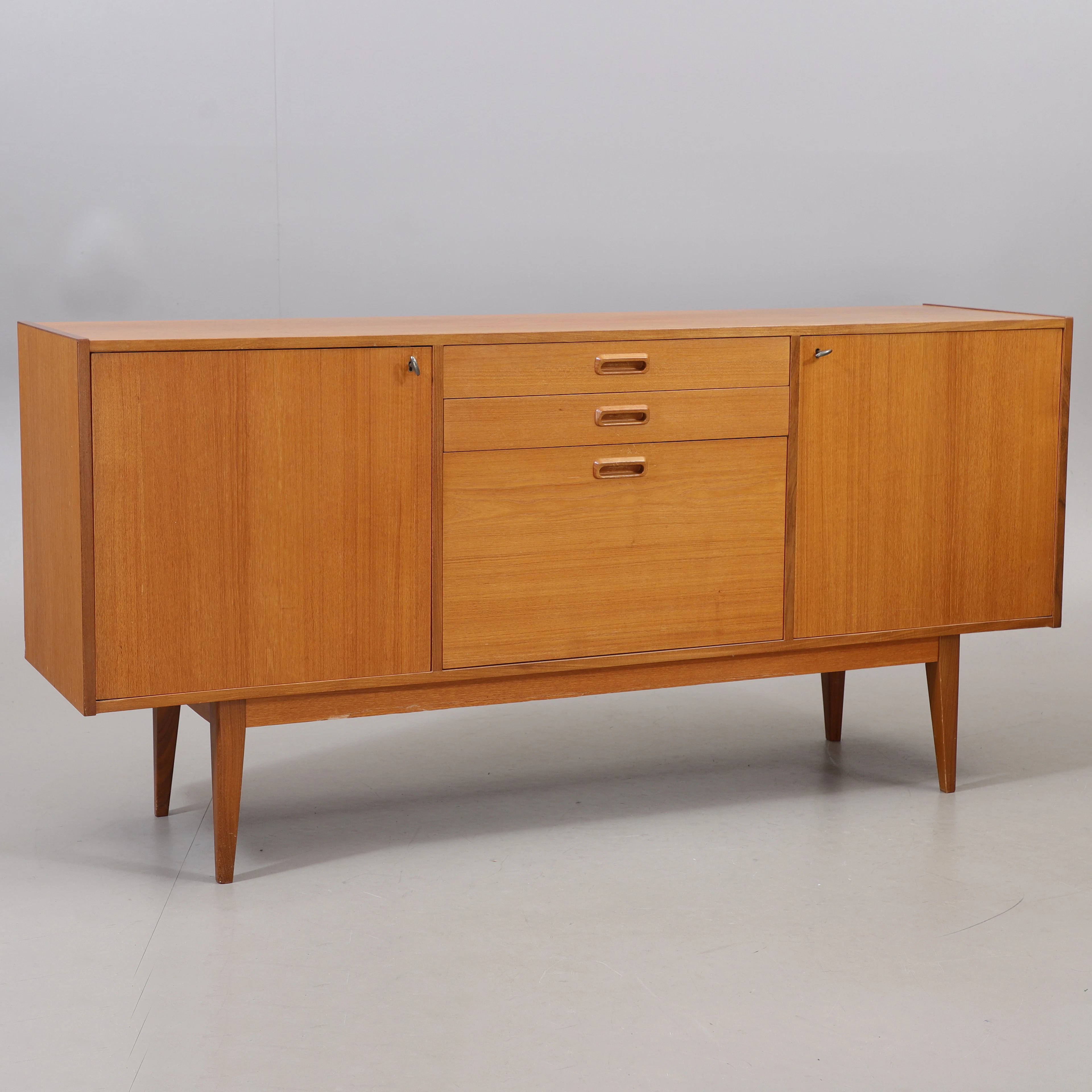 SIDEBOARD, teak, 1960-tal.