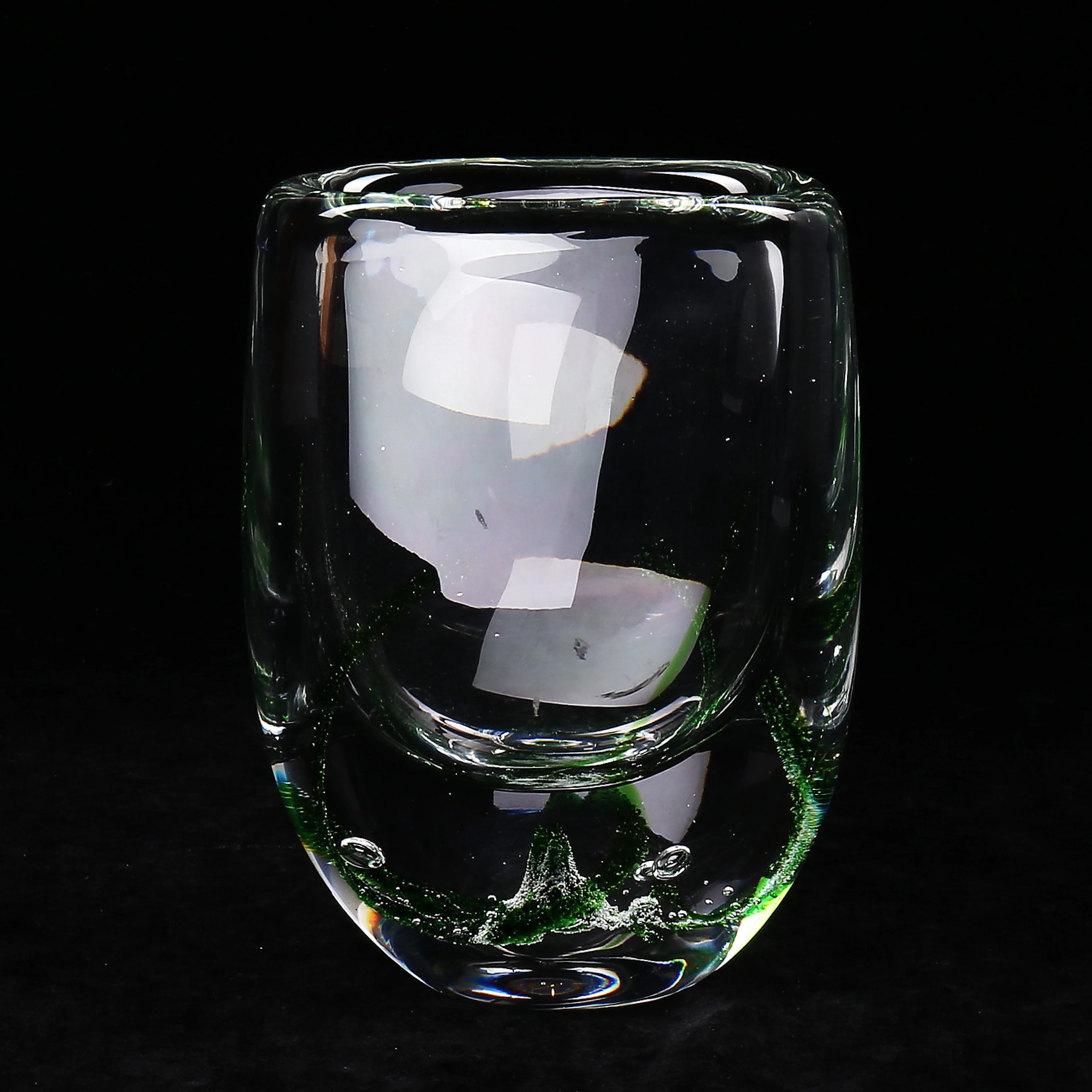 VICKE LINDSTRAND. Vas, "Sjögräs", glas, Kosta, 1950-tal.