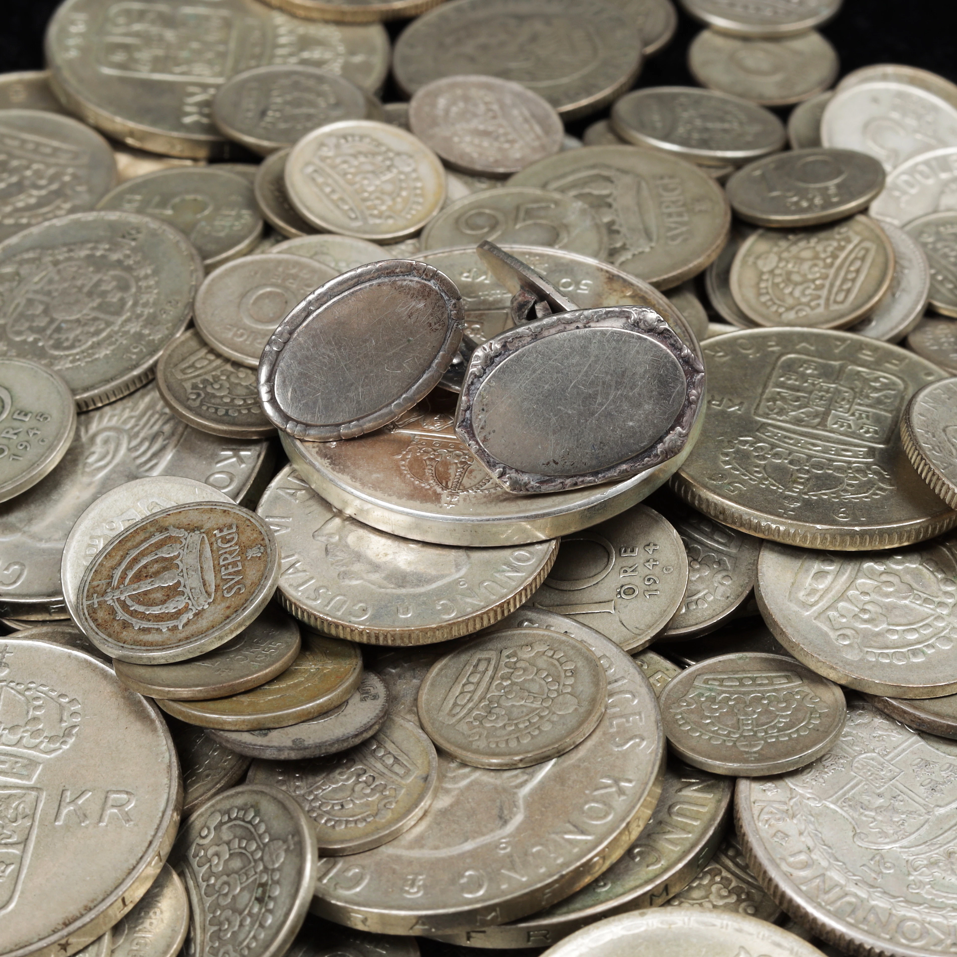 MYNT, silver, mestadels Sverige, samt MANSCHETTKNAPPAR, 3 st, silver