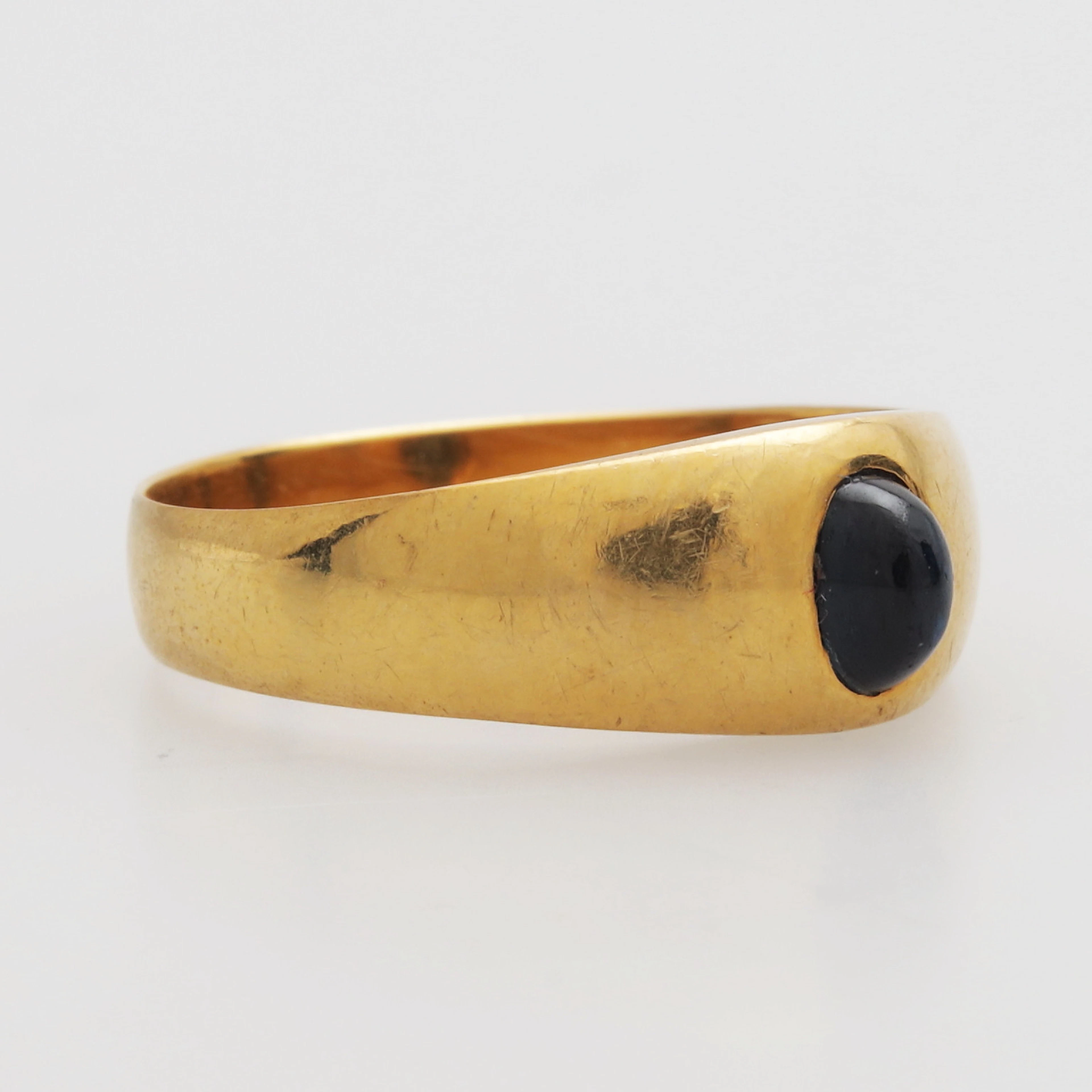 RING, guld 18k, med lila sten, vikt 5,08 gram.