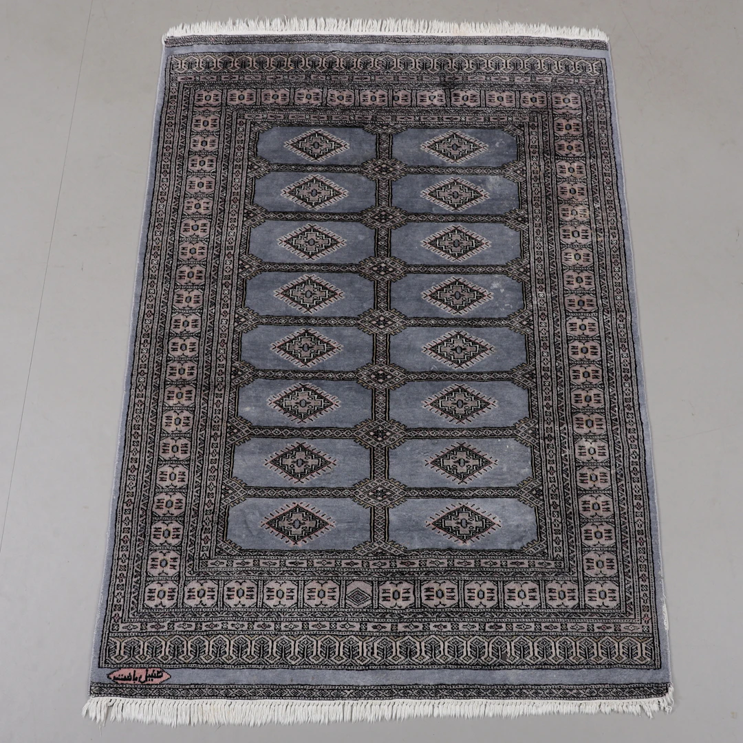 MATTA, orientalisk, Pakistan, signerad, 184 x 127 cm.