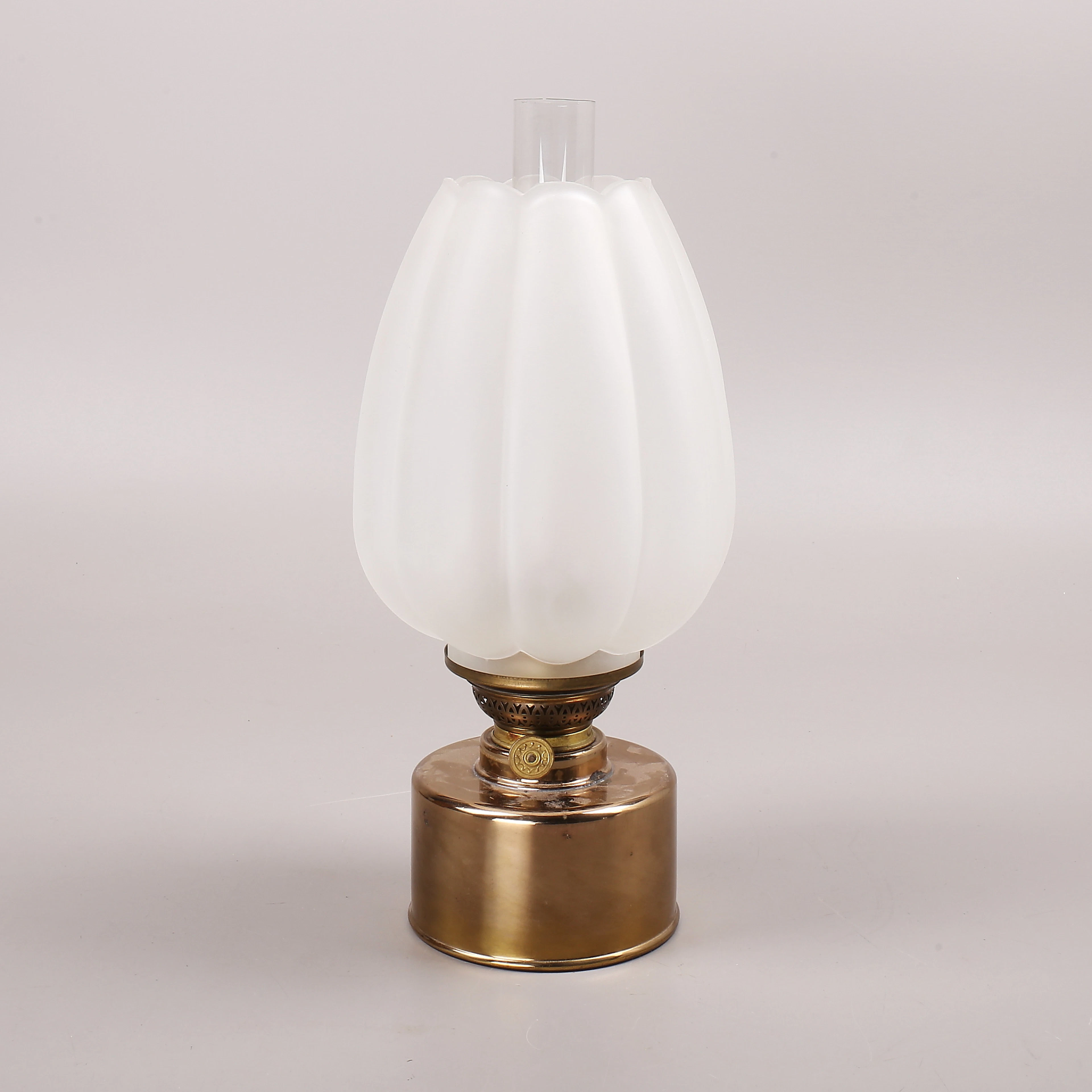 BORDSFOTOGENLAMPA, mässing, 1900-talets mitt.