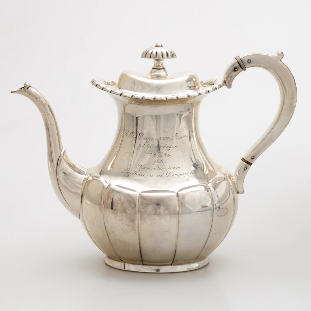 KAFFEKANNA, silver, Stockholm 1924, vikt 661 gram.