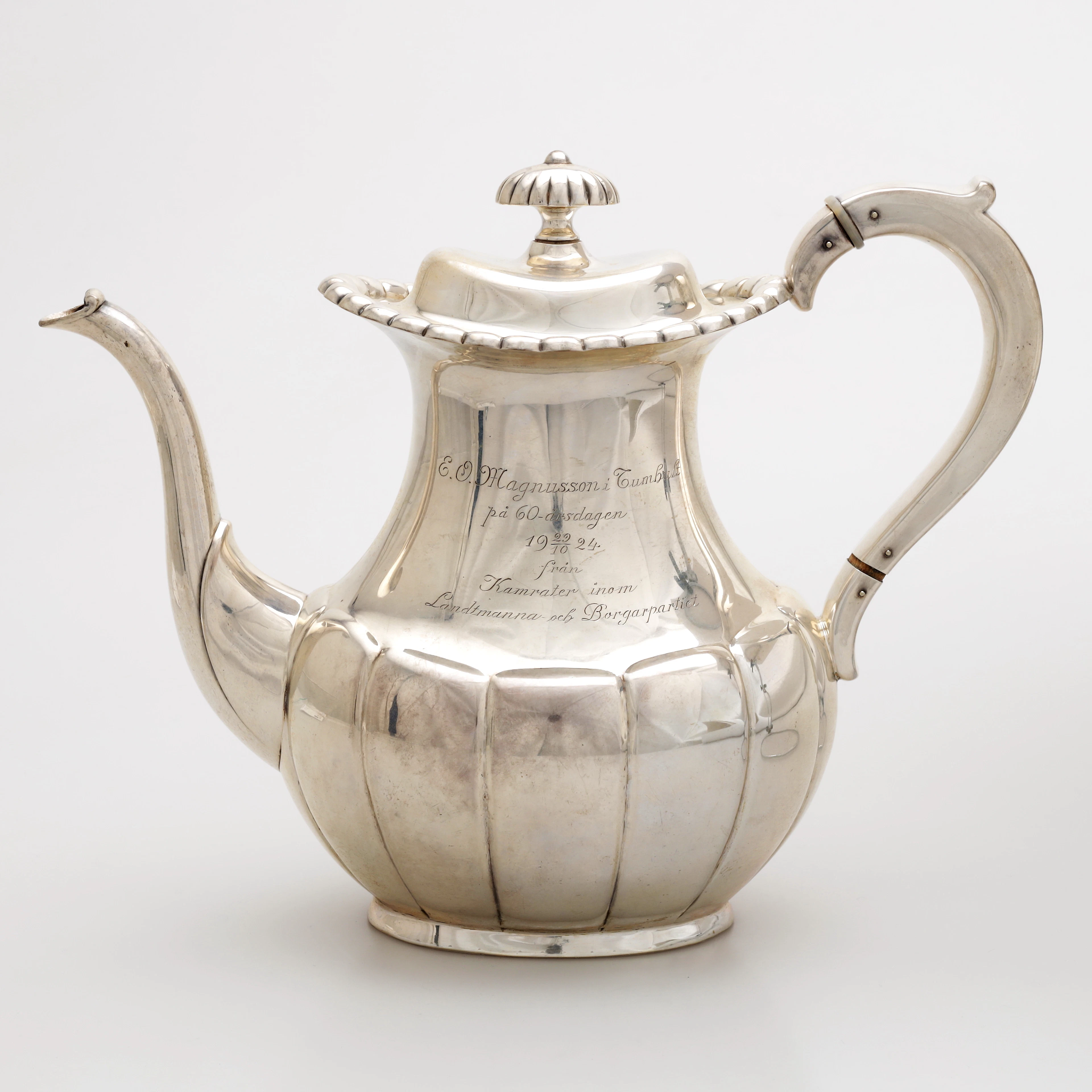 KAFFEKANNA, silver, Stockholm 1924, vikt 661 gram.