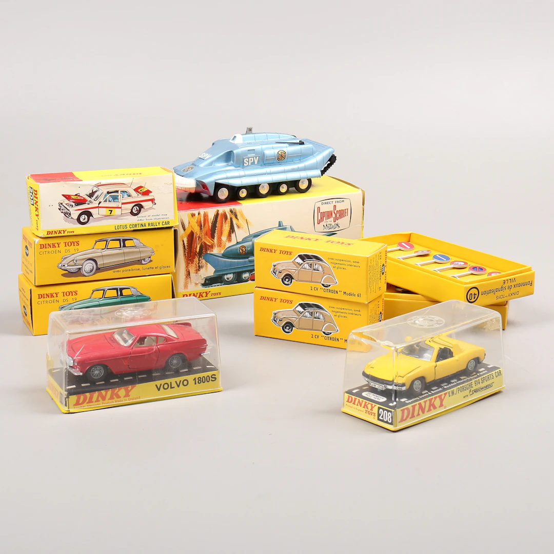 DINKY TOYS, 8 st leksaksbilar mm, 1900/2000-tal.