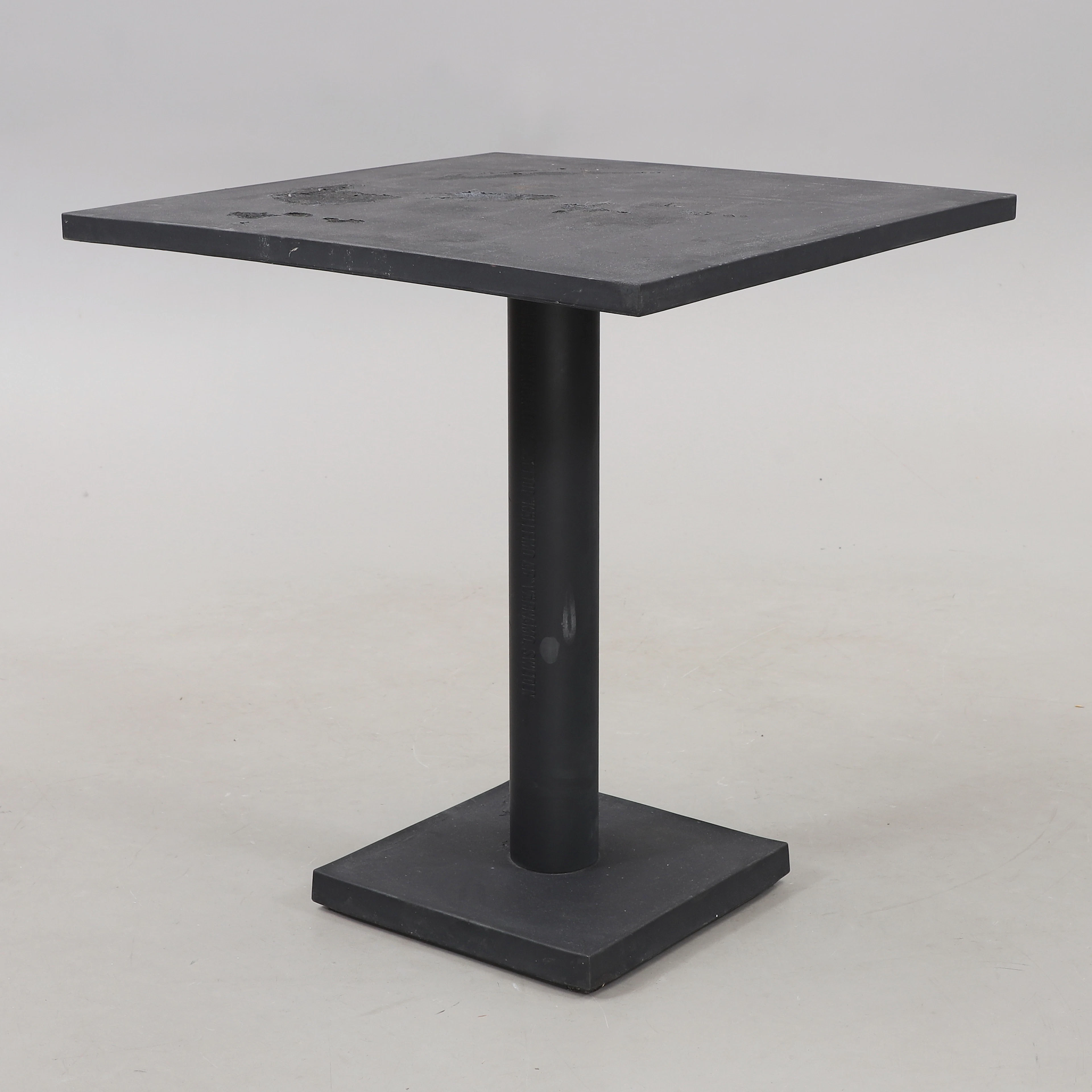 BORIS BERLIN & POUL CHRISTIANSEN. Bord, "Non", Komplot design, Källemo