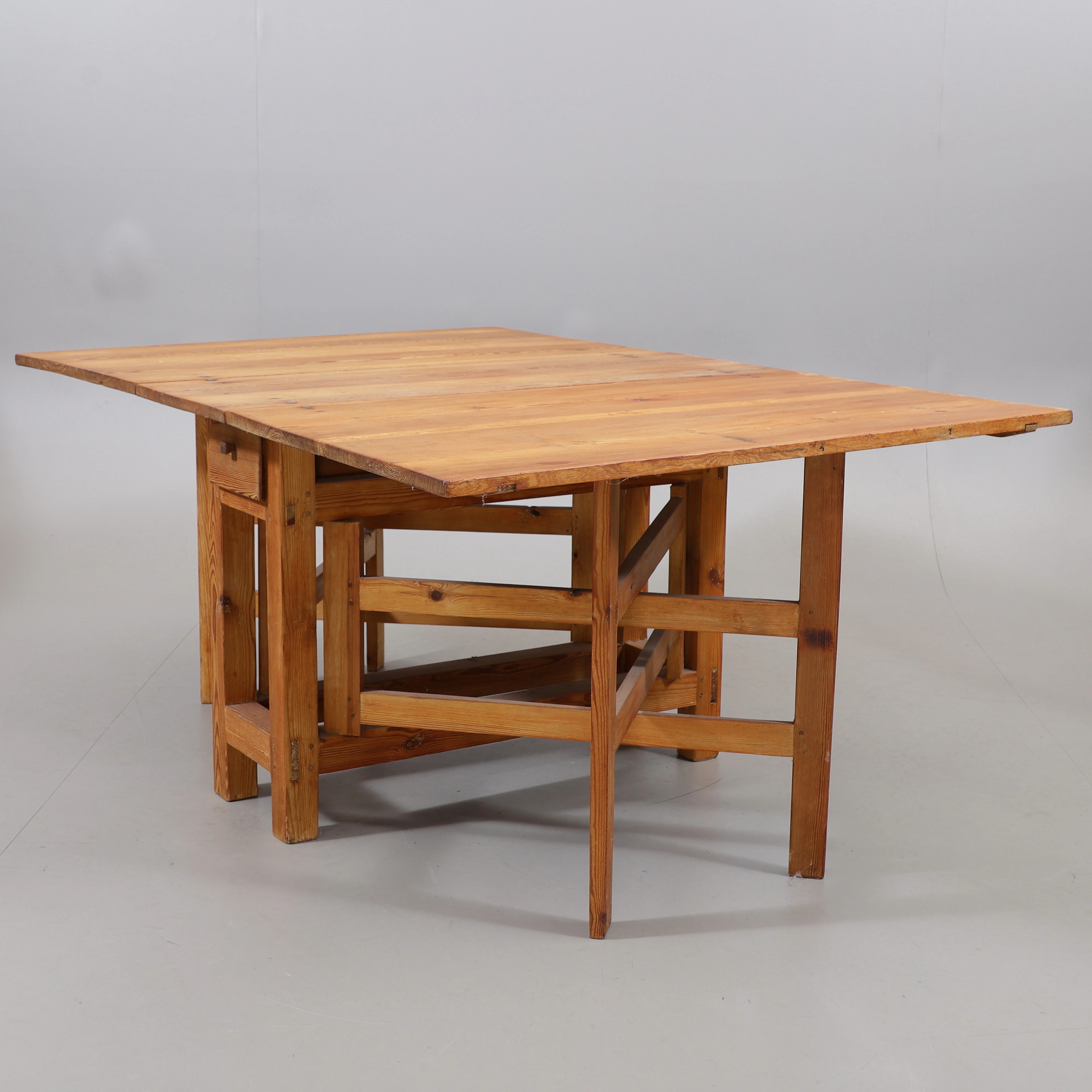 SLAGBORD, med lådor, furu, 1800-tal.