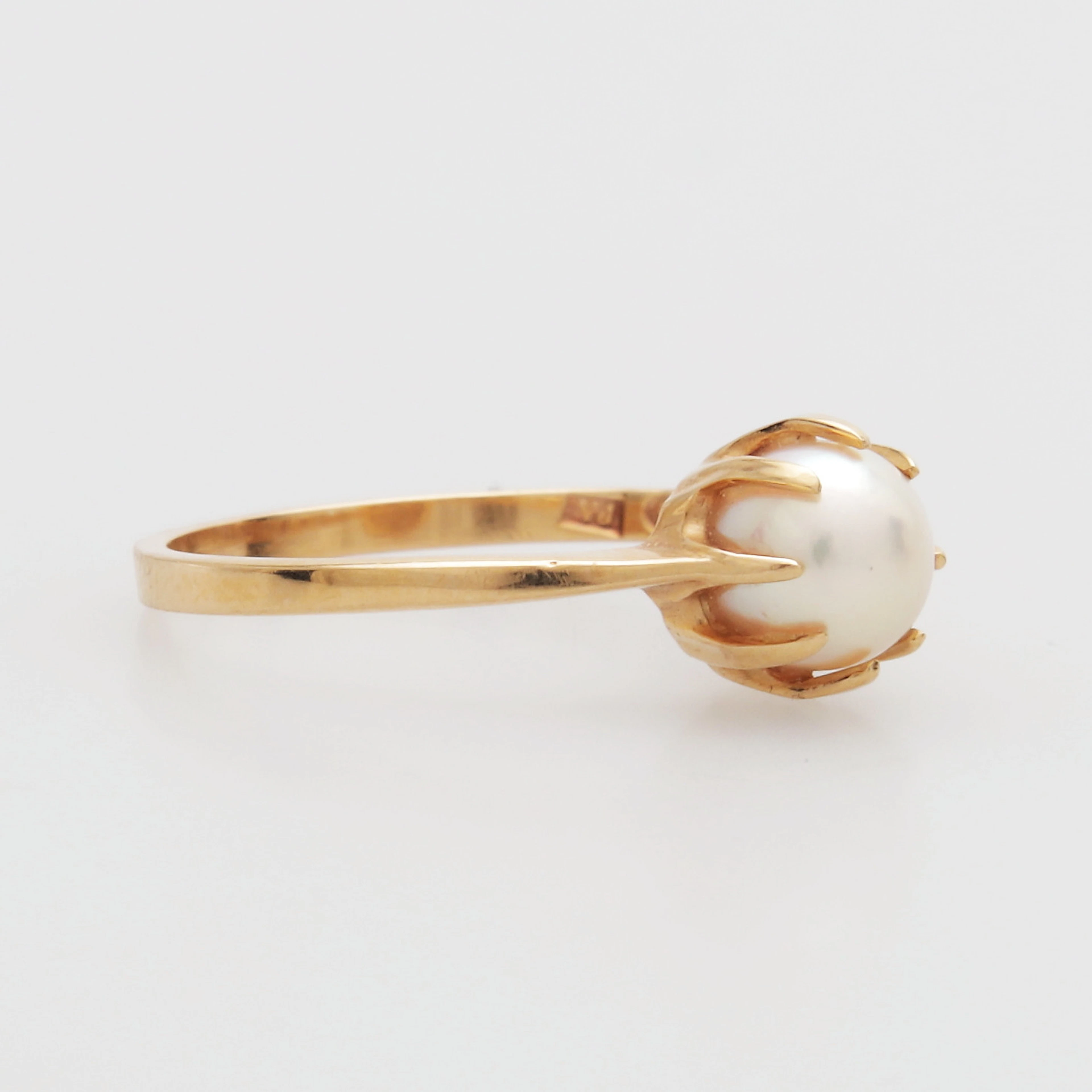 RING, guld 18k, med pärla, Victor Janson Guldvaru Ab, Lindesberg