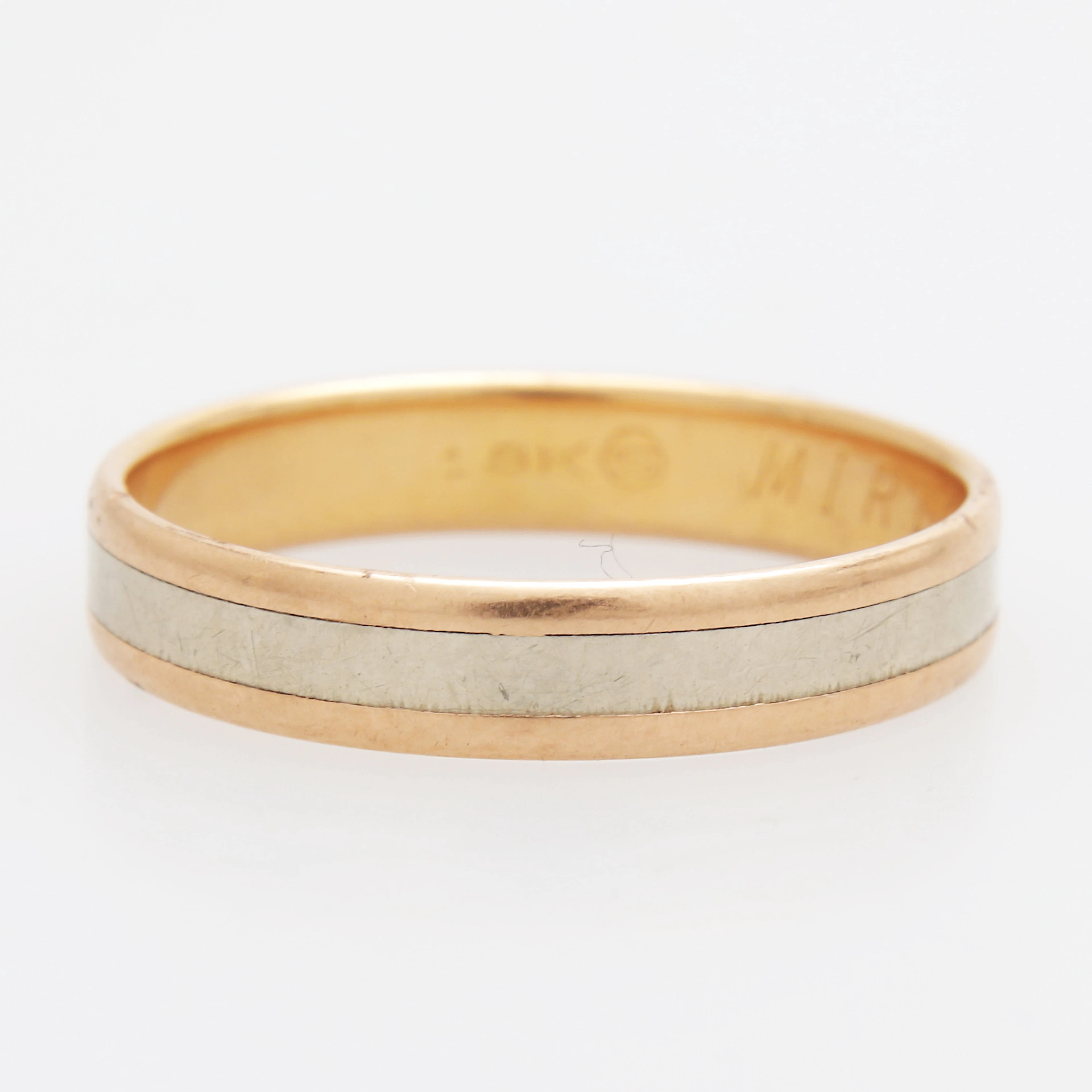 RING, guld 18K med silverband, totalvikt 4,78 gram.
