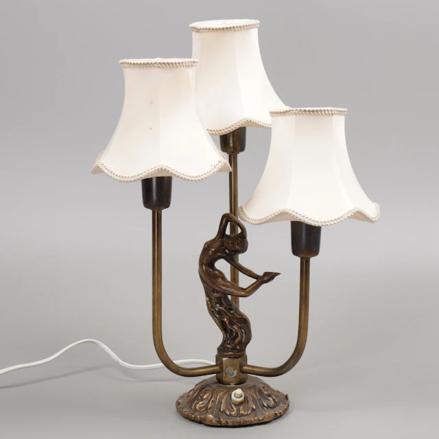 BORDSLAMPA, brons, art deco, Armaturbolaget, Malmö, 1900-talets andra hälft.