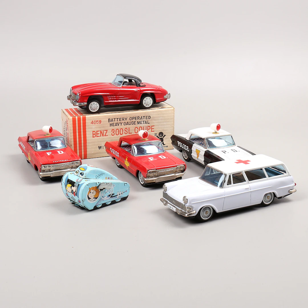 MODELLBILAR, 6 st, plåt, Japan, 1900-talets andra hälft.