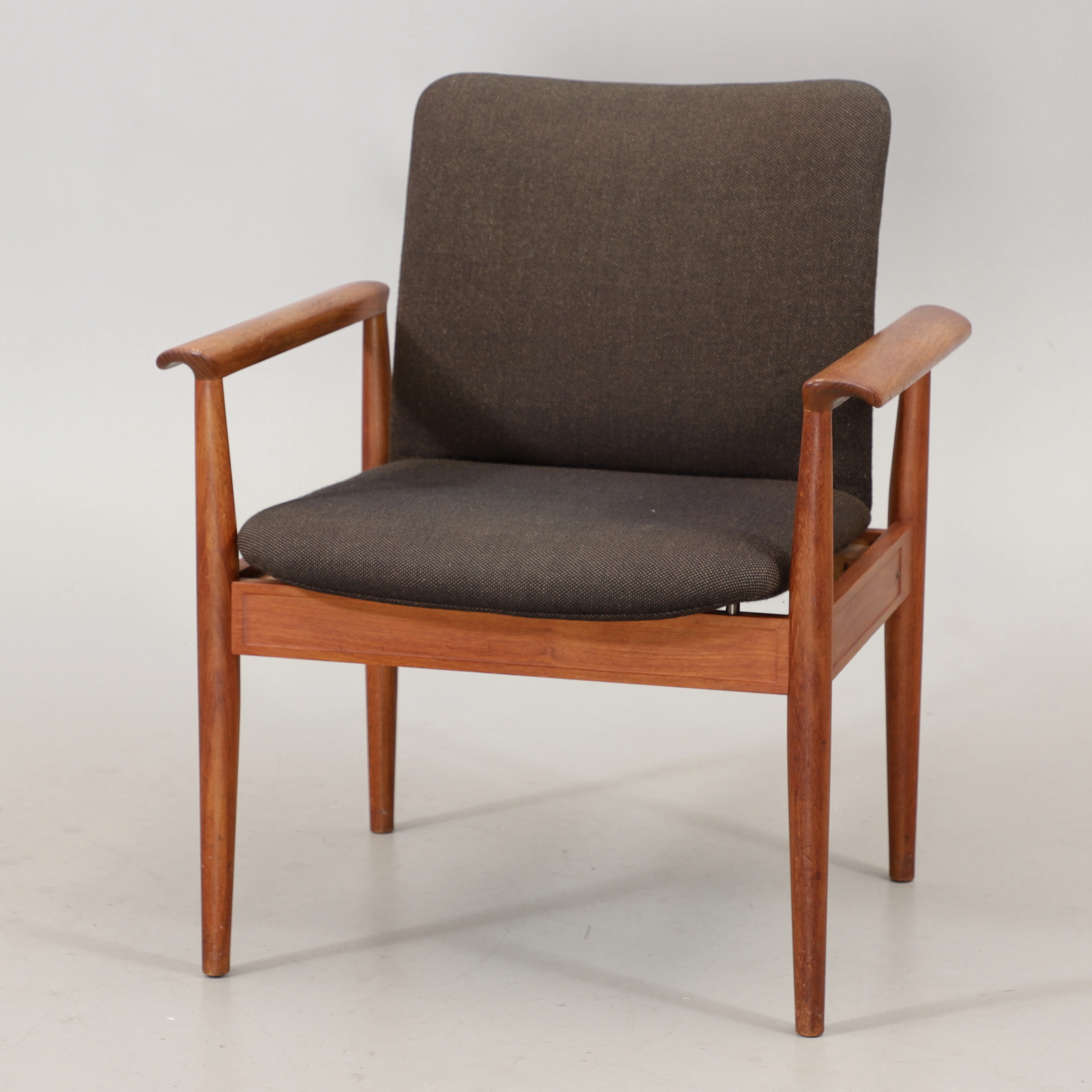 FINN JUHL. Karmstol, "Diplomat", France & Søn, Danmark, 1960-tal.