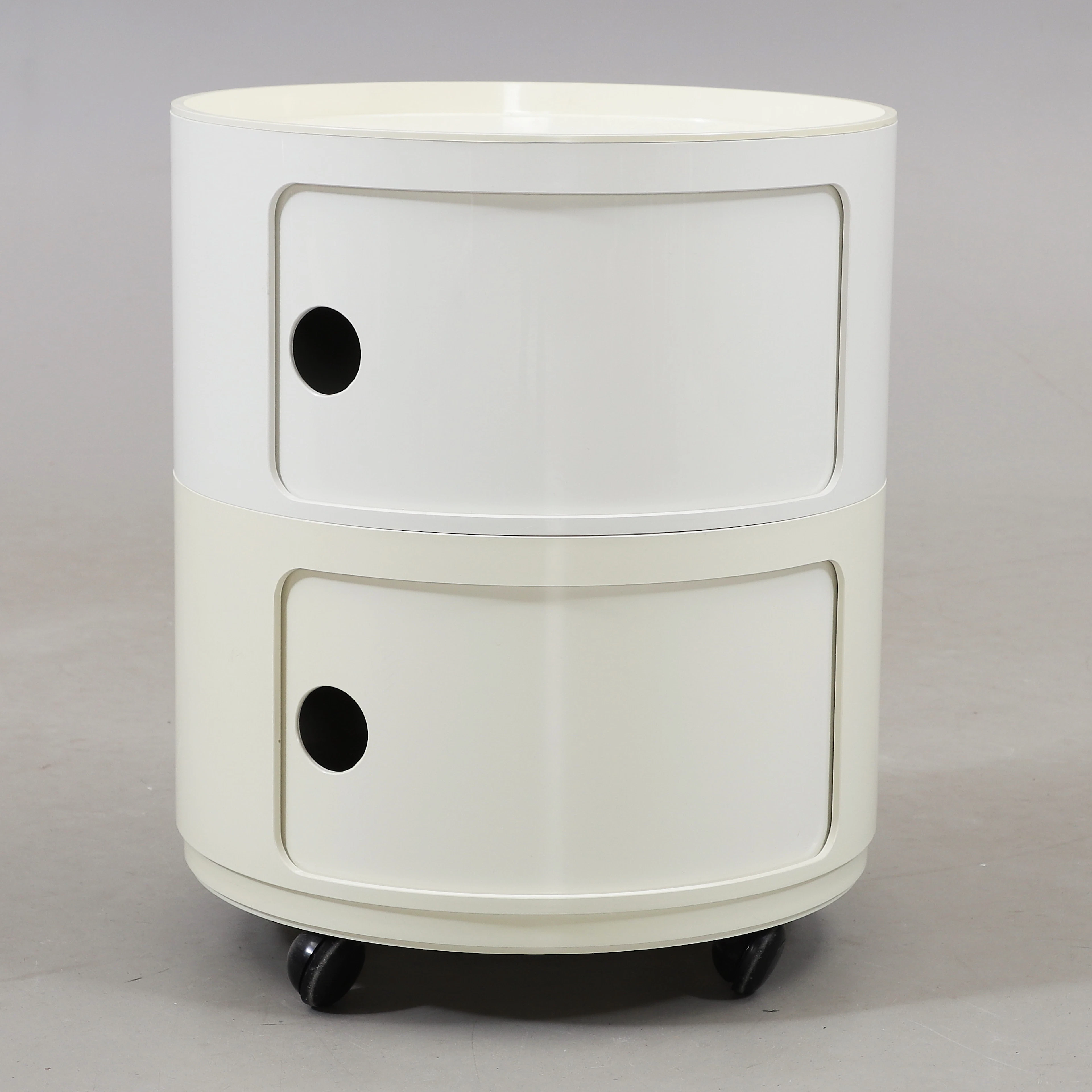 ANNA CASTELLI. Byrå, plast, Kartell, Italien, 1900-talets andra hälft.